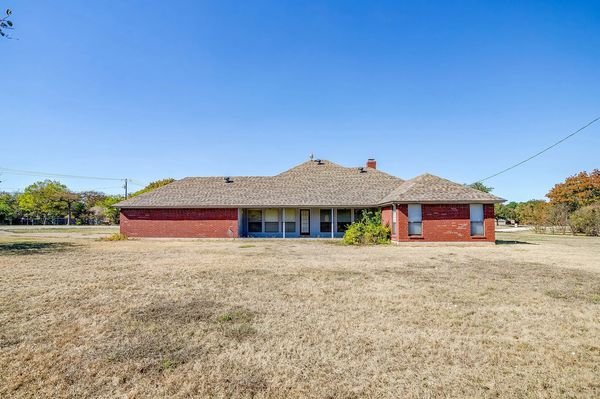 Single Family Residence For Sale in Parker County , 101 Royal Oak Drive, Aledo, Texas 76008, 3 Bedroom, 3 Bathroom, 2 Garage spaces, 2,316 Sqft, built in 1988, mls#21411072, Real Estate Agent in Aledo, Homes For Sale in Parker county, Homes For Sale in Aledo, Realtor in Aledo Texas, Real Estate Brokerage Independent Realty Texas, Luminita Cordes Realtor