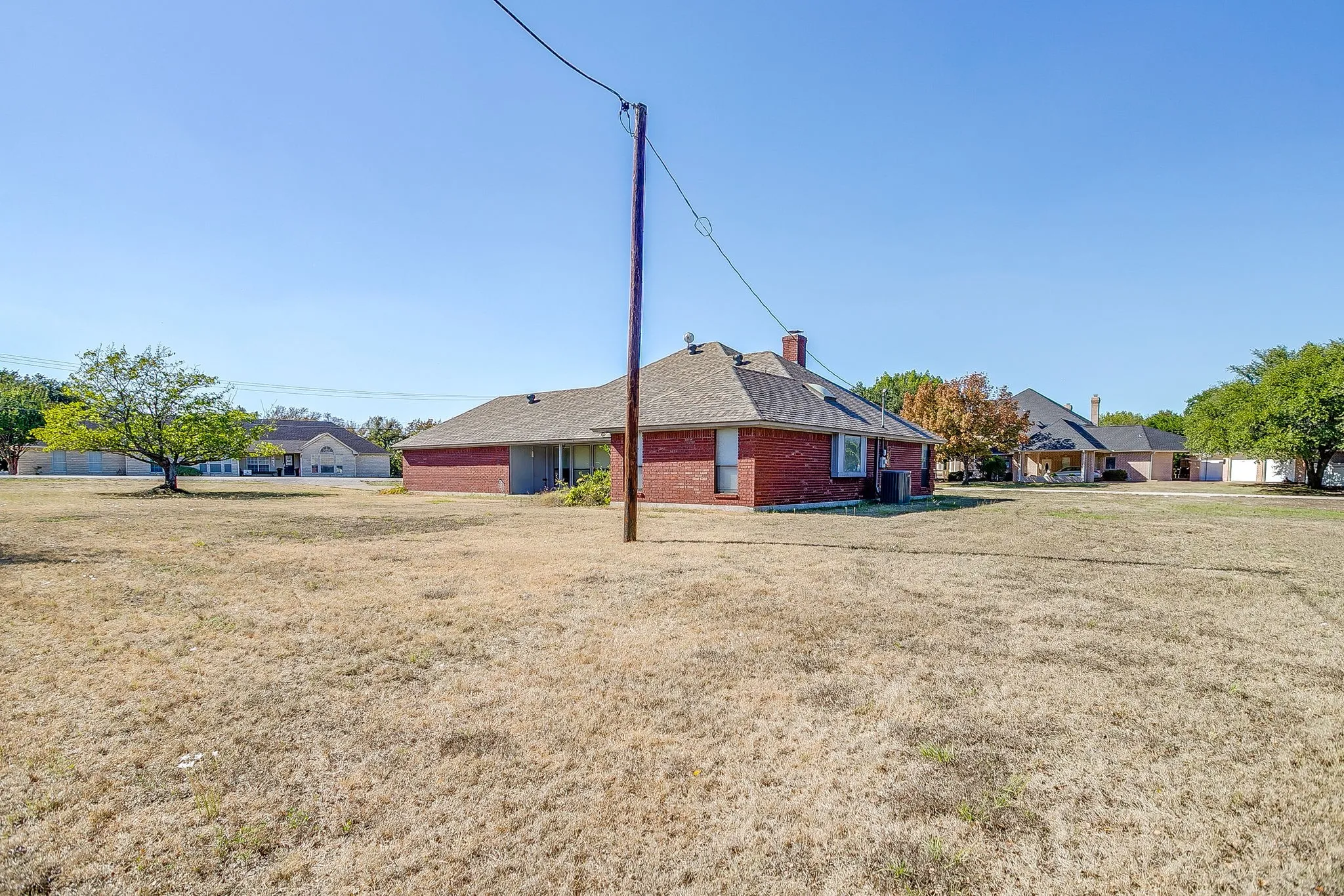 Single Family Residence For Sale in Parker County , 101 Royal Oak Drive, Aledo, Texas 76008, 3 Bedroom, 3 Bathroom, 2 Garage spaces, 2,316 Sqft, built in 1988, mls#21411072, Real Estate Agent in Aledo, Homes For Sale in Parker county, Homes For Sale in Aledo, Realtor in Aledo Texas, Real Estate Brokerage Independent Realty Texas, Luminita Cordes Realtor