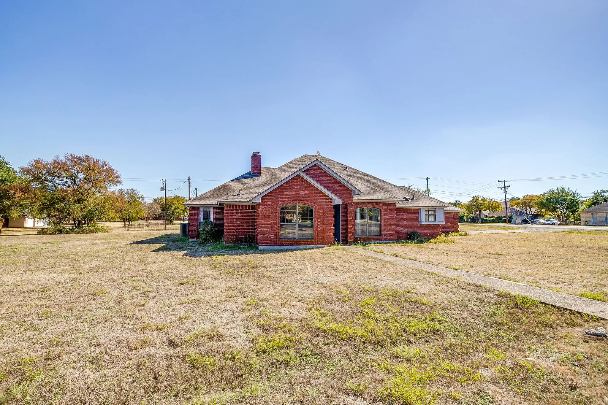 Single Family Residence For Sale in Parker County , 101 Royal Oak Drive, Aledo, Texas 76008, 3 Bedroom, 3 Bathroom, 2 Garage spaces, 2,316 Sqft, built in 1988, mls#21411072, Real Estate Agent in Aledo, Homes For Sale in Parker county, Homes For Sale in Aledo, Realtor in Aledo Texas, Real Estate Brokerage Independent Realty Texas, Luminita Cordes Realtor