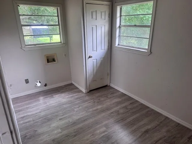 Single Family Residence For Rent in Lamar County , 1244 12th Street SE, Paris, Texas 75460, 2 Bedroom, 1 Bathroom, Garage spaces, 928 Sqft, built in 2005, mls#21411075, Real Estate Agent in Paris, Homes For Rent in Lamar county, Homes For Rent in Paris, Realtor in Paris Texas, Real Estate Brokerage Independent Realty Texas, Luminita Cordes Realtor