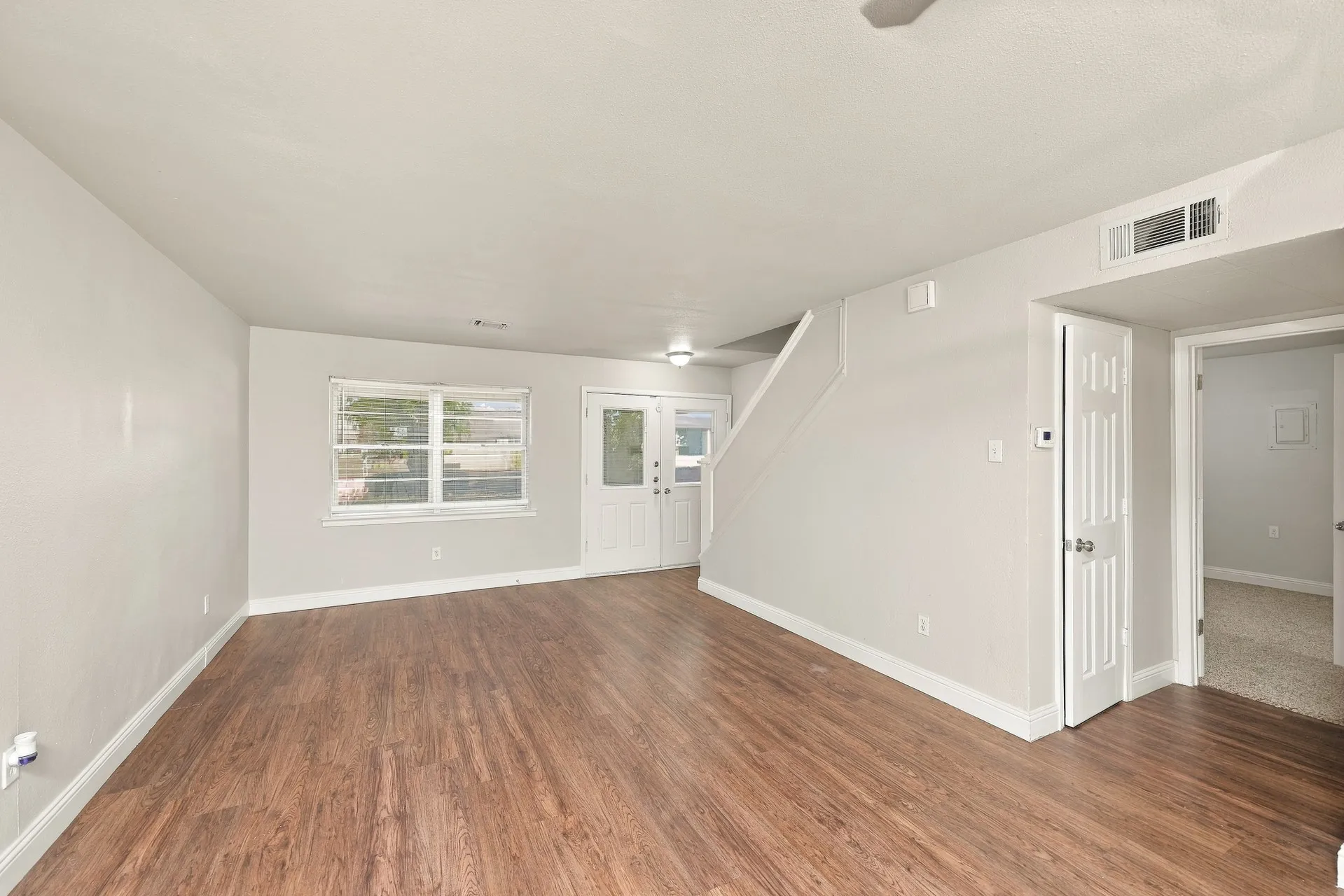 Single Family Residence For Rent in Dallas County , 7709 Texridge Drive, Dallas, Texas 75232, 5 Bedroom, 3 Bathroom, 2 Garage spaces, 2,185 Sqft, built in 1968, mls#21411077, Real Estate Agent in Dallas, Homes For Rent in Dallas county, Homes For Rent in Dallas, Realtor in Dallas Texas, Real Estate Brokerage Independent Realty Texas, Luminita Cordes Realtor
