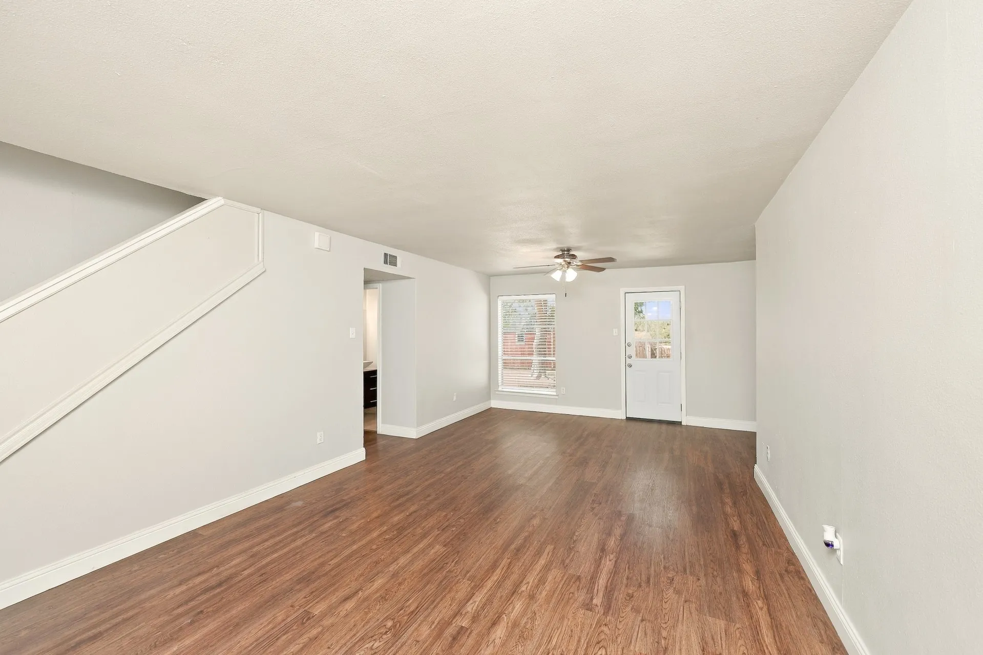 Single Family Residence For Rent in Dallas County , 7709 Texridge Drive, Dallas, Texas 75232, 5 Bedroom, 3 Bathroom, 2 Garage spaces, 2,185 Sqft, built in 1968, mls#21411077, Real Estate Agent in Dallas, Homes For Rent in Dallas county, Homes For Rent in Dallas, Realtor in Dallas Texas, Real Estate Brokerage Independent Realty Texas, Luminita Cordes Realtor