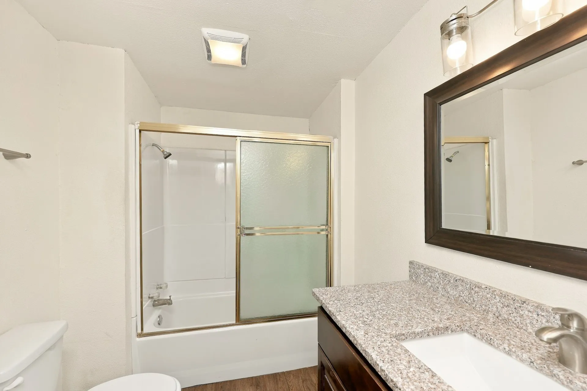Single Family Residence For Rent in Dallas County , 7709 Texridge Drive, Dallas, Texas 75232, 5 Bedroom, 3 Bathroom, 2 Garage spaces, 2,185 Sqft, built in 1968, mls#21411077, Real Estate Agent in Dallas, Homes For Rent in Dallas county, Homes For Rent in Dallas, Realtor in Dallas Texas, Real Estate Brokerage Independent Realty Texas, Luminita Cordes Realtor