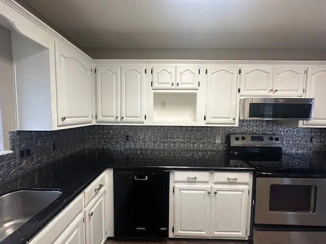 Single Family Residence For Rent in Taylor County , 52 Glen Abbey Street, Abilene, Texas 79606, 3 Bedroom, 2 Bathroom, 2 Garage spaces, 1,972 Sqft, built in 1990, mls#21411080, Real Estate Agent in Abilene, Homes For Rent in Taylor county, Homes For Rent in Abilene, Realtor in Abilene Texas, Real Estate Brokerage Independent Realty Texas, Luminita Cordes Realtor