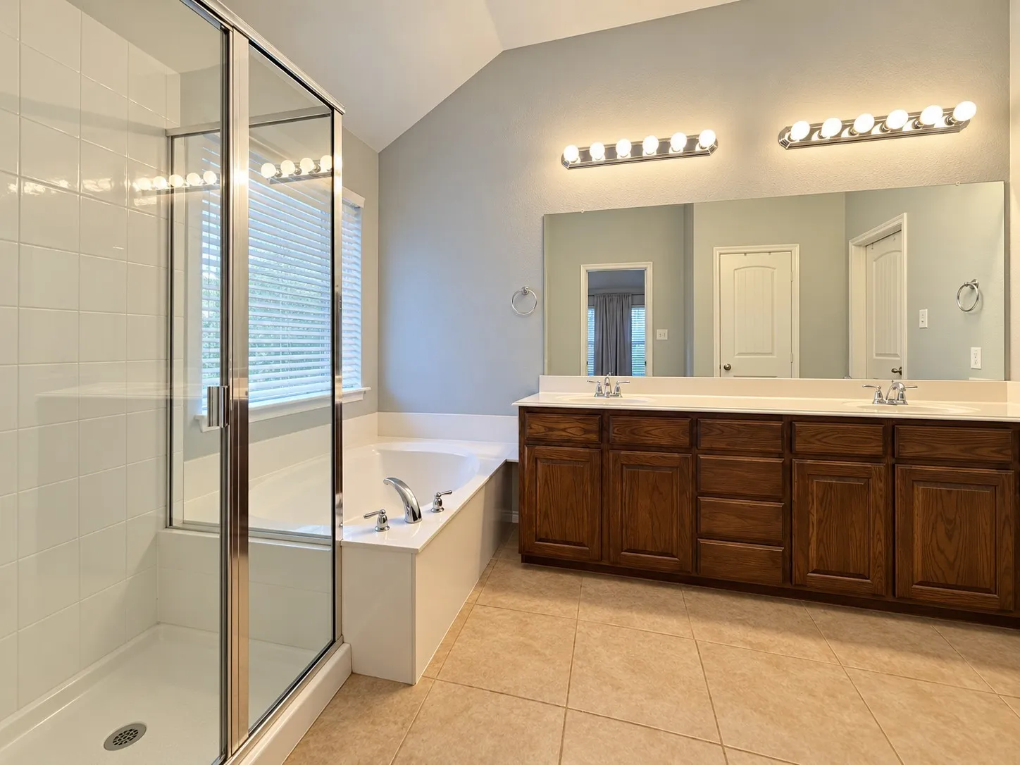 Single Family Residence For Rent in Collin County , 1509 Enchanted Rock Trail, Mc Kinney, Texas 75072, 5 Bedroom, 3 Bathroom, 2 Garage spaces, 2,523 Sqft, built in 2009, mls#21411082, Real Estate Agent in Mc Kinney, Homes For Rent in Collin county, Homes For Rent in Mc Kinney, Realtor in Mc Kinney Texas, Real Estate Brokerage Independent Realty Texas, Luminita Cordes Realtor