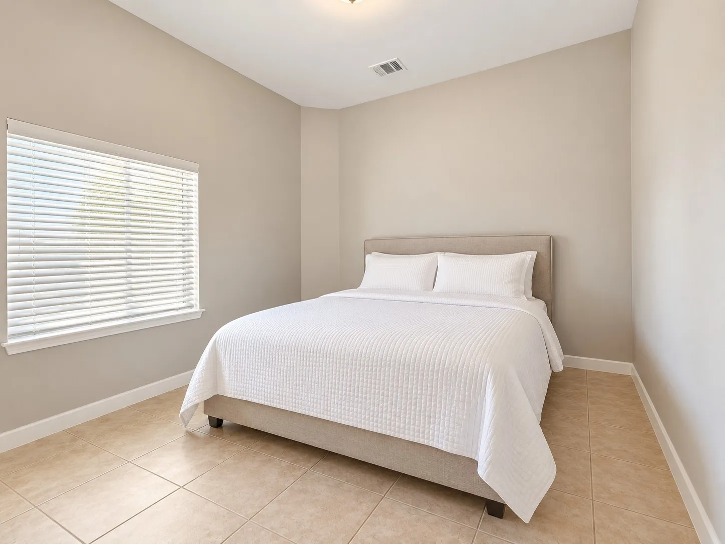 Single Family Residence For Rent in Collin County , 1509 Enchanted Rock Trail, Mc Kinney, Texas 75072, 5 Bedroom, 3 Bathroom, 2 Garage spaces, 2,523 Sqft, built in 2009, mls#21411082, Real Estate Agent in Mc Kinney, Homes For Rent in Collin county, Homes For Rent in Mc Kinney, Realtor in Mc Kinney Texas, Real Estate Brokerage Independent Realty Texas, Luminita Cordes Realtor