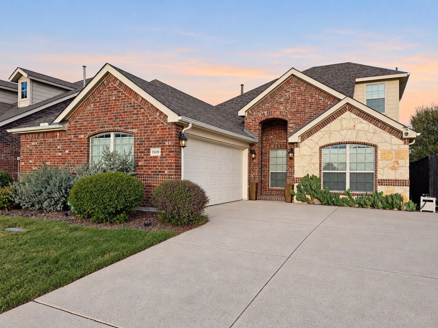Single Family Residence For Rent