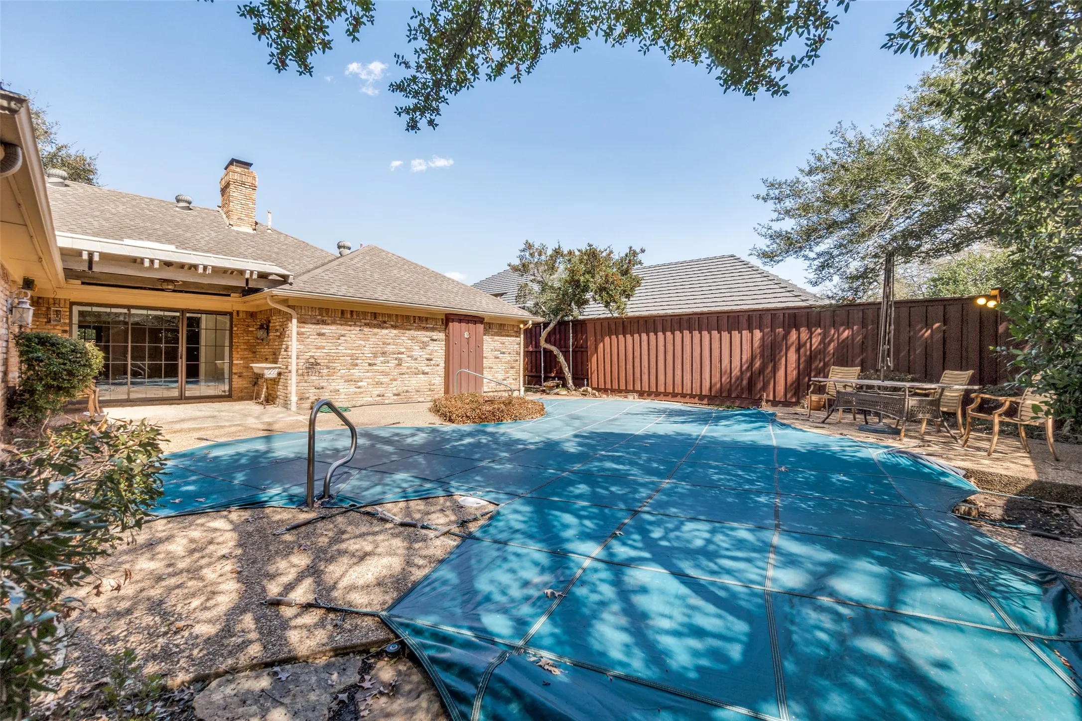 Single Family Residence For Rent in Dallas County , 7010 Northwood Road, Dallas, Texas 75225, 3 Bedroom, 4 Bathroom, 2 Garage spaces, 2,512 Sqft, built in 1979, mls#21411085, Real Estate Agent in Dallas, Homes For Rent in Dallas county, Homes For Rent in Dallas, Realtor in Dallas Texas, Real Estate Brokerage Independent Realty Texas, Luminita Cordes Realtor