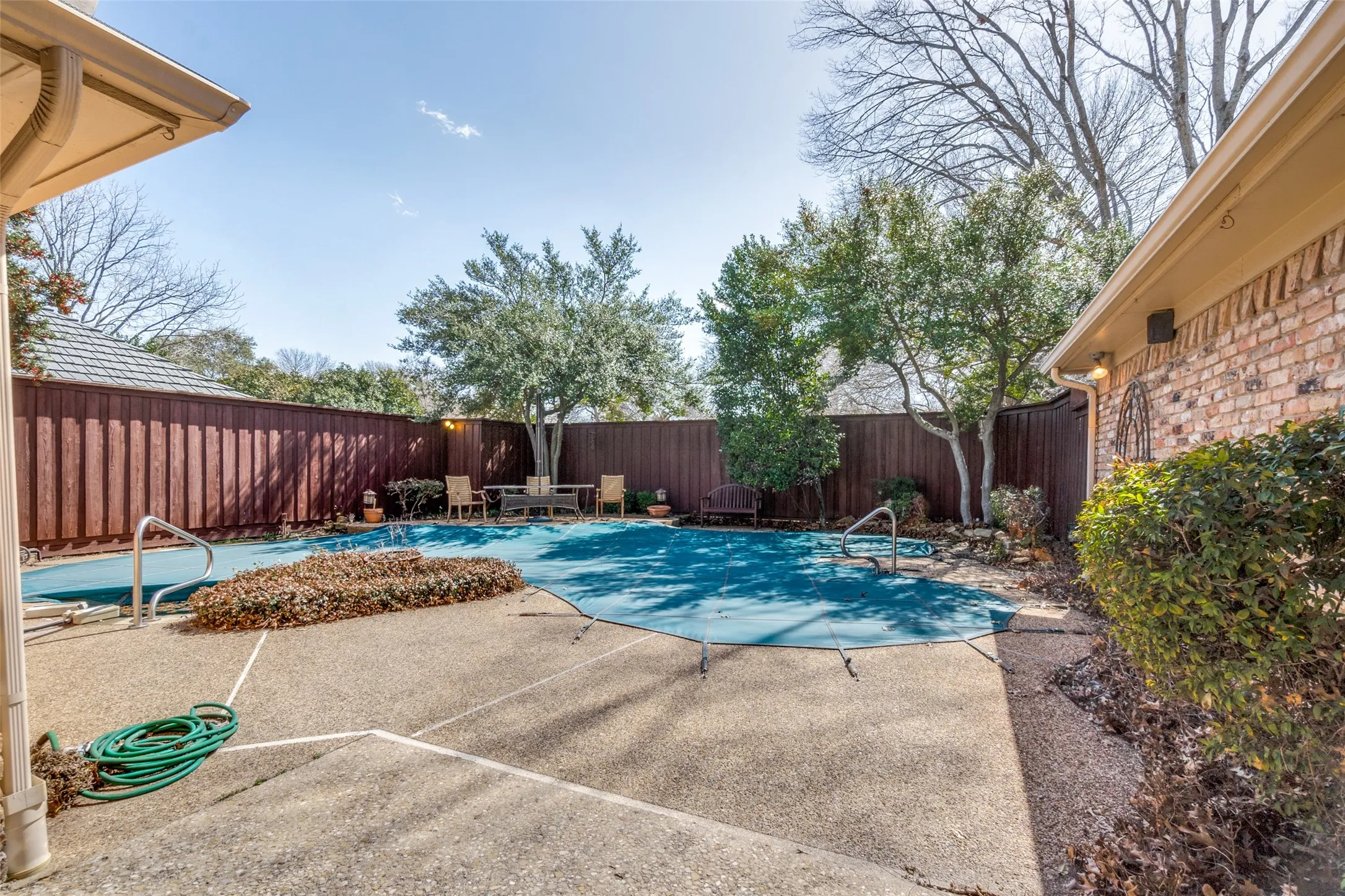 Single Family Residence For Rent in Dallas County , 7010 Northwood Road, Dallas, Texas 75225, 3 Bedroom, 4 Bathroom, 2 Garage spaces, 2,512 Sqft, built in 1979, mls#21411085, Real Estate Agent in Dallas, Homes For Rent in Dallas county, Homes For Rent in Dallas, Realtor in Dallas Texas, Real Estate Brokerage Independent Realty Texas, Luminita Cordes Realtor