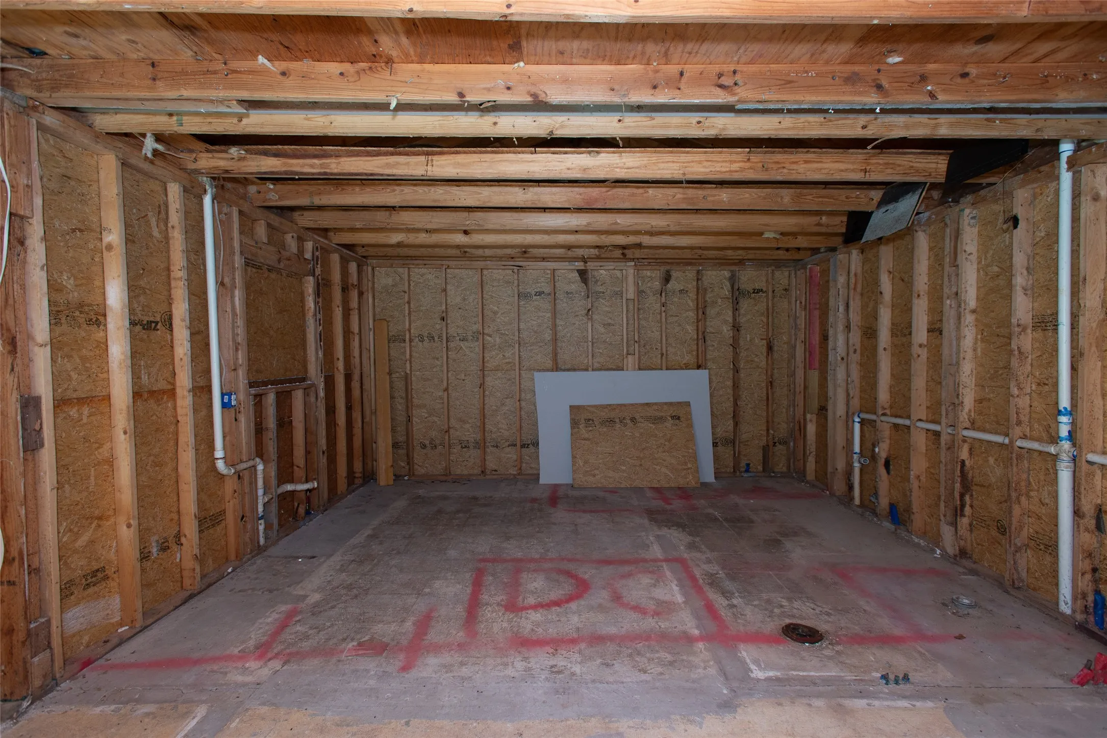 Single Family Residence For Sale in Henderson County , 210 Lake Front Drive, Mabank, Texas 75156, 2 Bedroom, 2 Bathroom, 1 Garage spaces, 1,964 Sqft, built in 1983, mls#21406993, Real Estate Agent in Mabank, Homes For Sale in Henderson county, Homes For Sale in Mabank, Realtor in Mabank Texas, Real Estate Brokerage Independent Realty Texas, Luminita Cordes Realtor