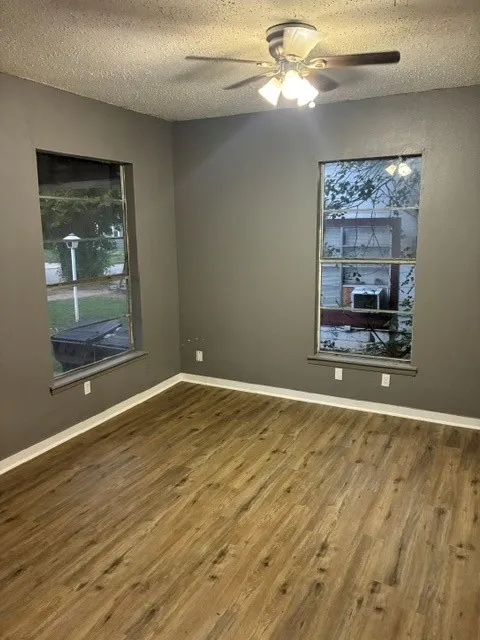 Single Family Residence For Rent in Grayson County , 514 E Sears Street, Denison, Texas 75021, 2 Bedroom, 1 Bathroom, Garage spaces, 947 Sqft, built in 1940, mls#21411093, Real Estate Agent in Denison, Homes For Rent in Grayson county, Homes For Rent in Denison, Realtor in Denison Texas, Real Estate Brokerage Independent Realty Texas, Luminita Cordes Realtor