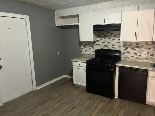 Single Family Residence For Rent in Grayson County , 514 E Sears Street, Denison, Texas 75021, 2 Bedroom, 1 Bathroom, Garage spaces, 947 Sqft, built in 1940, mls#21411093, Real Estate Agent in Denison, Homes For Rent in Grayson county, Homes For Rent in Denison, Realtor in Denison Texas, Real Estate Brokerage Independent Realty Texas, Luminita Cordes Realtor