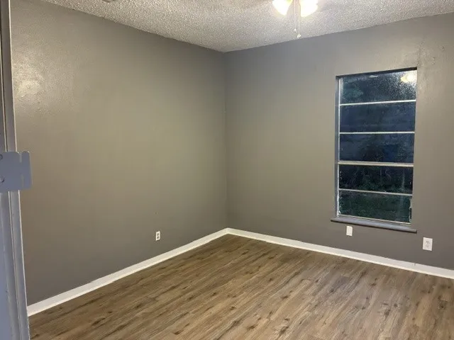 Single Family Residence For Rent in Grayson County , 514 E Sears Street, Denison, Texas 75021, 2 Bedroom, 1 Bathroom, Garage spaces, 947 Sqft, built in 1940, mls#21411093, Real Estate Agent in Denison, Homes For Rent in Grayson county, Homes For Rent in Denison, Realtor in Denison Texas, Real Estate Brokerage Independent Realty Texas, Luminita Cordes Realtor