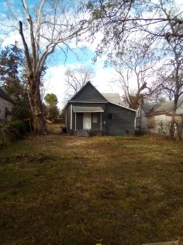 Single Family Residence For Rent in Grayson County , 514 E Sears Street, Denison, Texas 75021, 2 Bedroom, 1 Bathroom, Garage spaces, 947 Sqft, built in 1940, mls#21411093, Real Estate Agent in Denison, Homes For Rent in Grayson county, Homes For Rent in Denison, Realtor in Denison Texas, Real Estate Brokerage Independent Realty Texas, Luminita Cordes Realtor