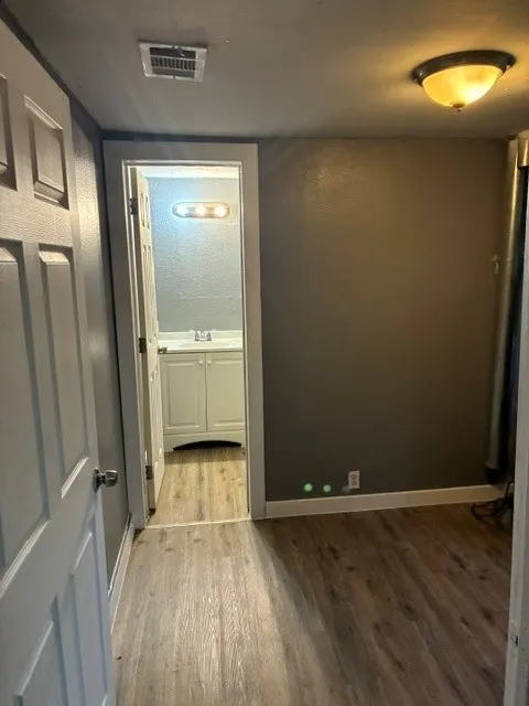 Single Family Residence For Rent in Grayson County , 514 E Sears Street, Denison, Texas 75021, 2 Bedroom, 1 Bathroom, Garage spaces, 947 Sqft, built in 1940, mls#21411093, Real Estate Agent in Denison, Homes For Rent in Grayson county, Homes For Rent in Denison, Realtor in Denison Texas, Real Estate Brokerage Independent Realty Texas, Luminita Cordes Realtor