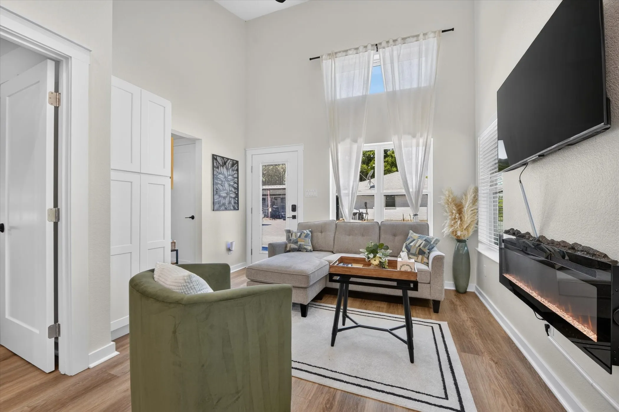 Apartment For Rent in Tarrant County , 10651 Old Cleburne Crowley Junction A, Crowley, Texas 76036, 1 Bedroom, 1 Bathroom, Garage spaces, 400 Sqft, built in 2024, mls#21411096, Real Estate Agent in Crowley, Homes For Rent in Tarrant county, Homes For Rent in Crowley, Realtor in Crowley Texas, Real Estate Brokerage Independent Realty Texas, Luminita Cordes Realtor