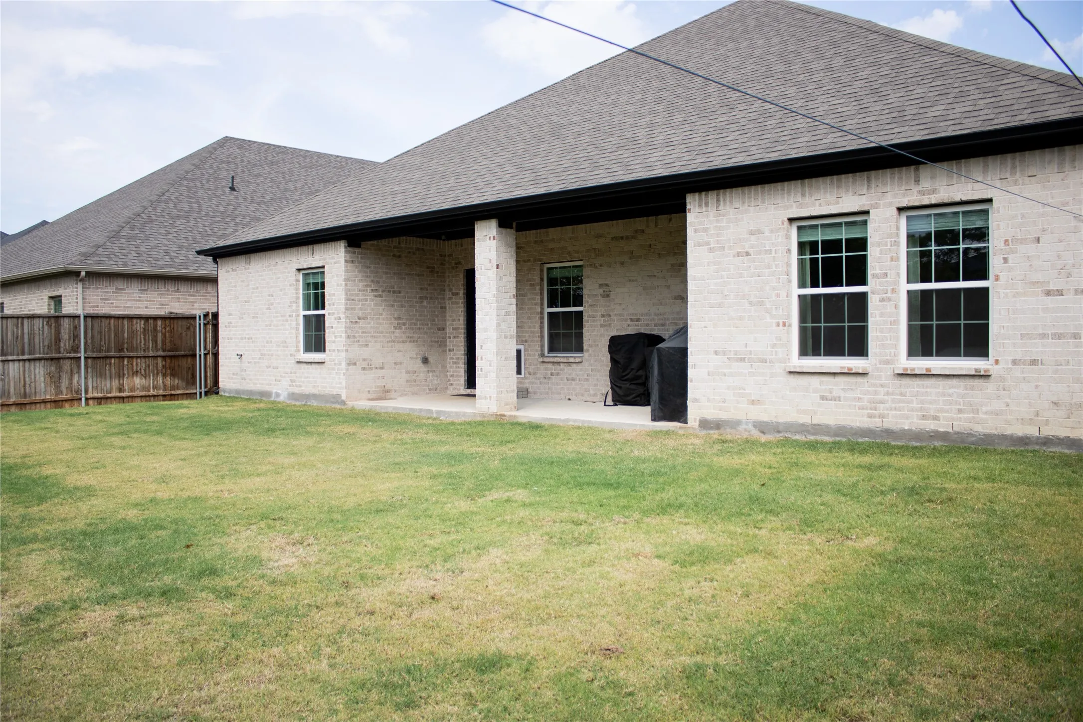 Single Family Residence For Sale in Collin County , 332 Lakeside Drive, Lavon, Texas 75166, 4 Bedroom, 3 Bathroom, 2 Garage spaces, 2,315 Sqft, built in 2023, mls#21410320, Real Estate Agent in Lavon, Homes For Sale in Collin county, Homes For Sale in Lavon, Realtor in Lavon Texas, Real Estate Brokerage Independent Realty Texas, Luminita Cordes Realtor
