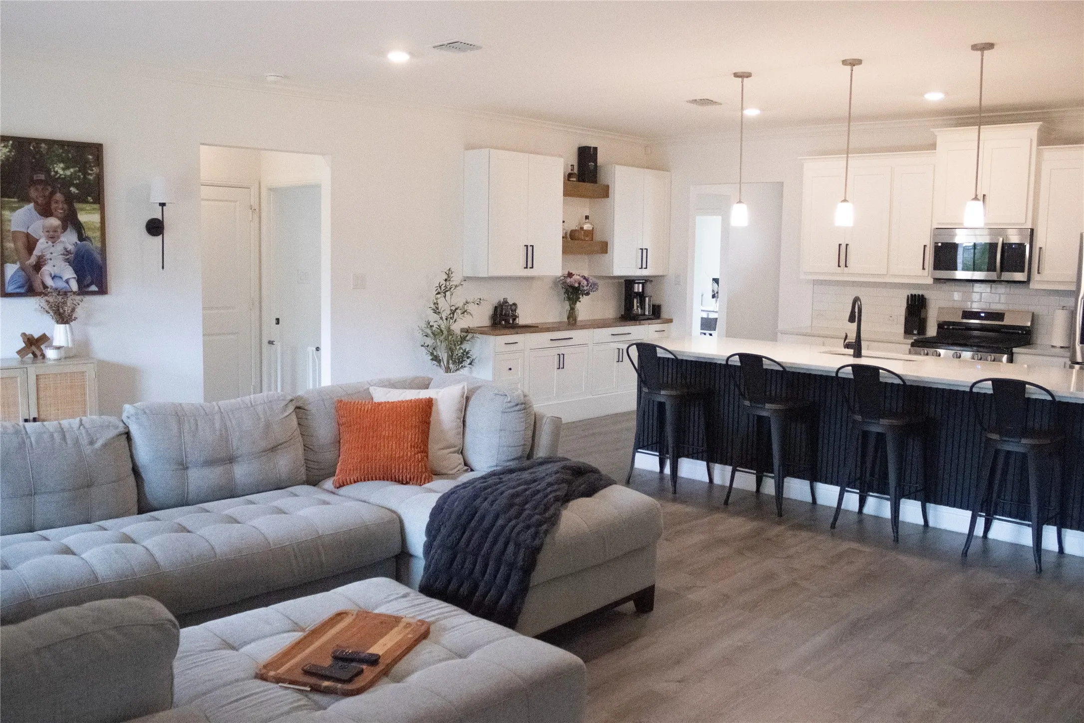 Single Family Residence For Sale in Collin County , 332 Lakeside Drive, Lavon, Texas 75166, 4 Bedroom, 3 Bathroom, 2 Garage spaces, 2,315 Sqft, built in 2023, mls#21410320, Real Estate Agent in Lavon, Homes For Sale in Collin county, Homes For Sale in Lavon, Realtor in Lavon Texas, Real Estate Brokerage Independent Realty Texas, Luminita Cordes Realtor