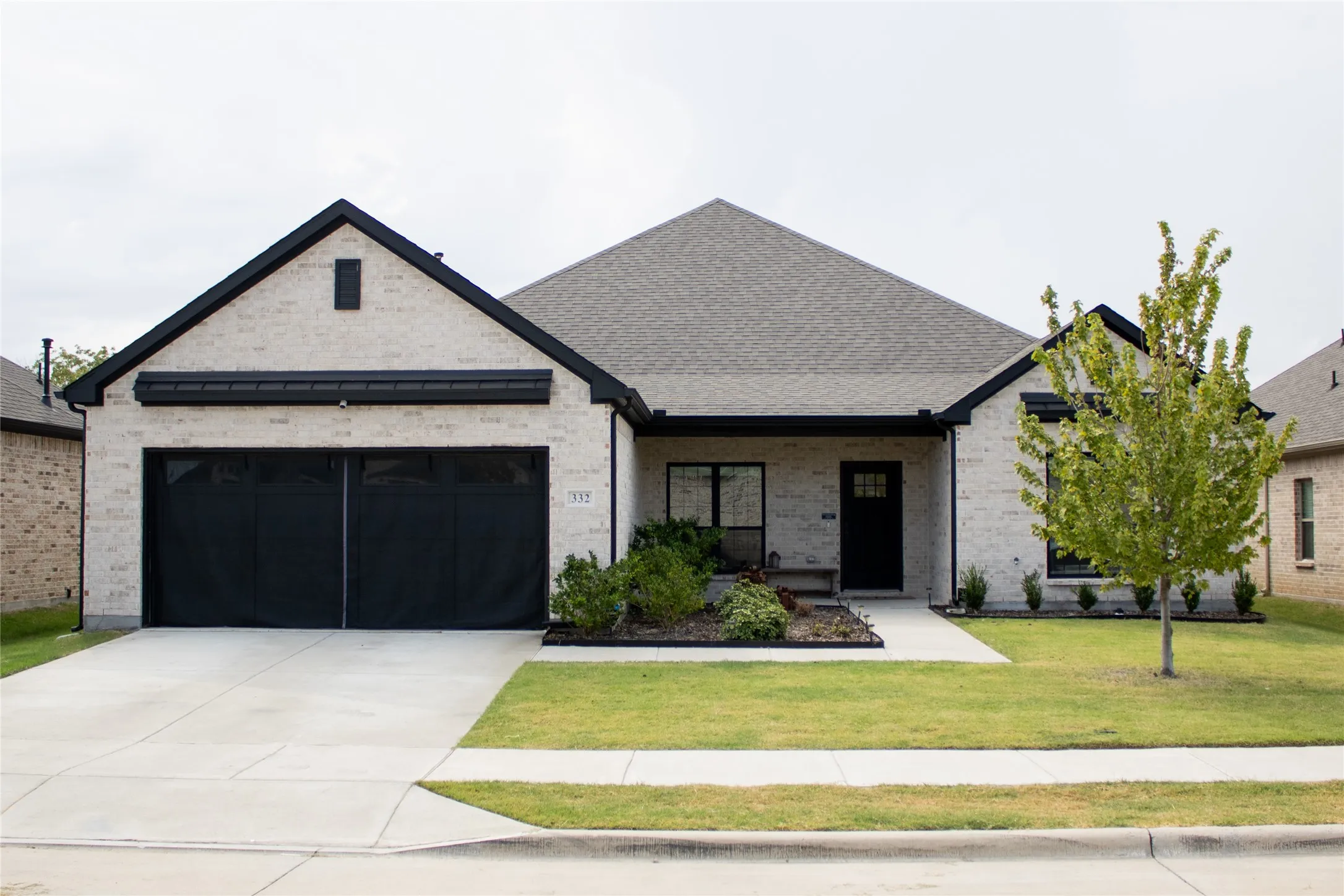 Single Family Residence For Sale in Collin County , 332 Lakeside Drive, Lavon, Texas 75166, 4 Bedroom, 3 Bathroom, 2 Garage spaces, 2,315 Sqft, built in 2023, mls#21410320, Real Estate Agent in Lavon, Homes For Sale in Collin county, Homes For Sale in Lavon, Realtor in Lavon Texas, Real Estate Brokerage Independent Realty Texas, Luminita Cordes Realtor