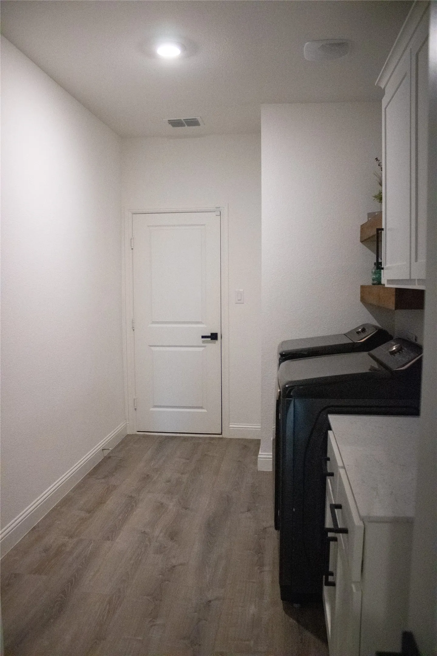 Single Family Residence For Sale in Collin County , 332 Lakeside Drive, Lavon, Texas 75166, 4 Bedroom, 3 Bathroom, 2 Garage spaces, 2,315 Sqft, built in 2023, mls#21410320, Real Estate Agent in Lavon, Homes For Sale in Collin county, Homes For Sale in Lavon, Realtor in Lavon Texas, Real Estate Brokerage Independent Realty Texas, Luminita Cordes Realtor