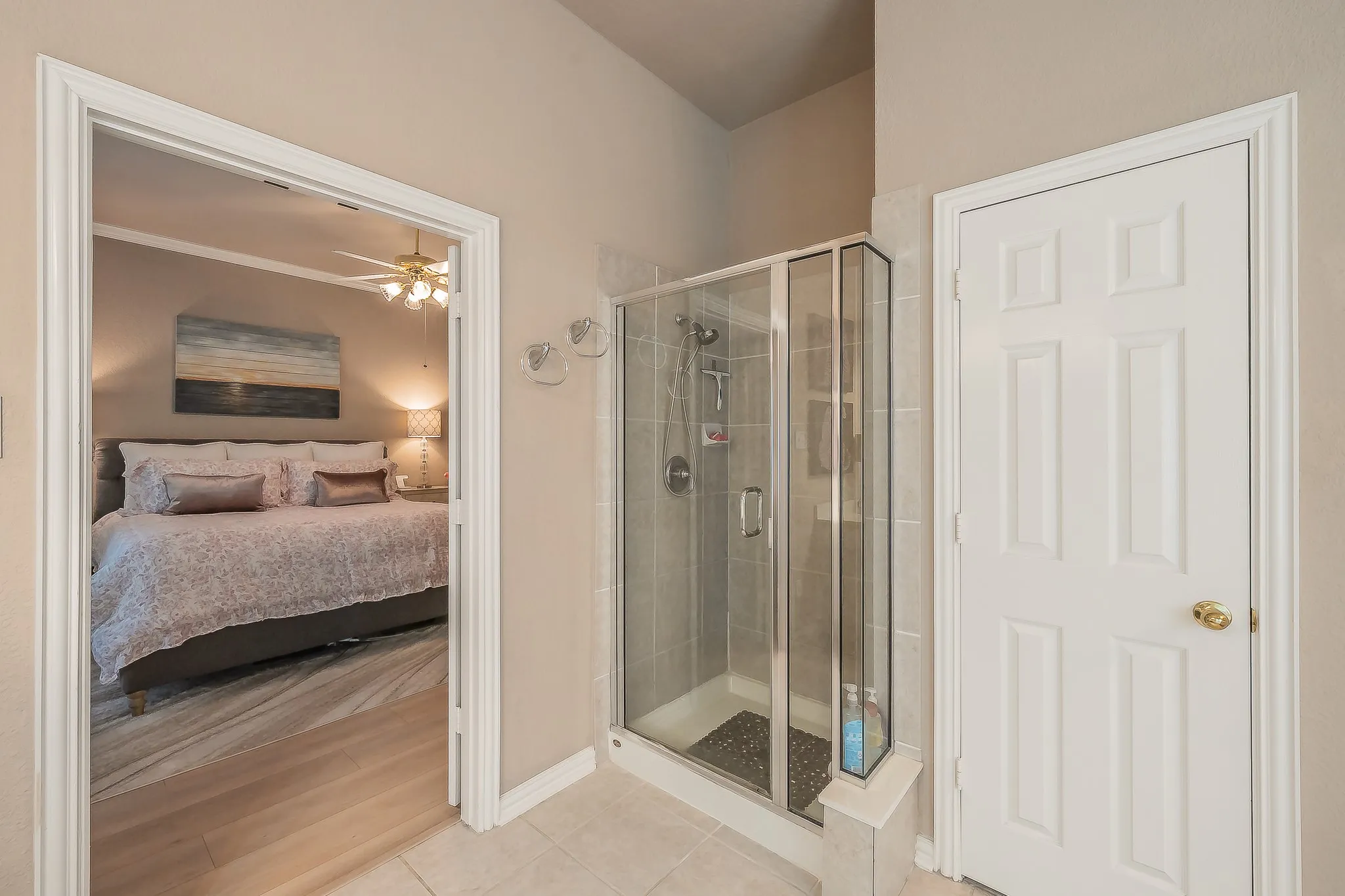 Single Family Residence For Sale in Tarrant County , 10525 Melrose Lane, Fort Worth, Texas 76244, 3 Bedroom, 2 Bathroom, 2 Garage spaces, 2,451 Sqft, built in 2002, mls#21408906, Real Estate Agent in Fort Worth, Homes For Sale in Tarrant county, Homes For Sale in Fort Worth, Realtor in Fort Worth Texas, Real Estate Brokerage Independent Realty Texas, Luminita Cordes Realtor