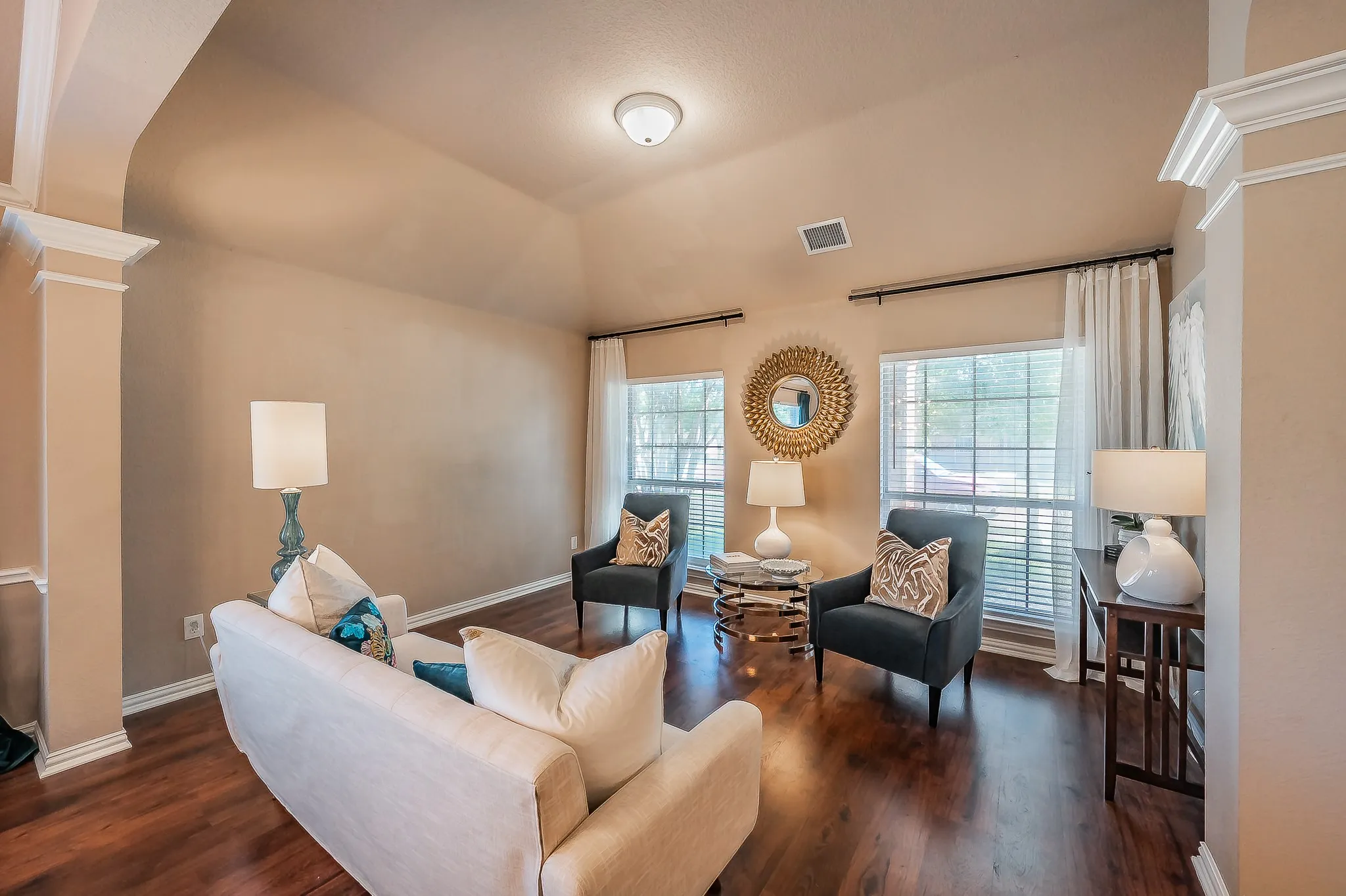 Single Family Residence For Sale in Tarrant County , 10525 Melrose Lane, Fort Worth, Texas 76244, 3 Bedroom, 2 Bathroom, 2 Garage spaces, 2,451 Sqft, built in 2002, mls#21408906, Real Estate Agent in Fort Worth, Homes For Sale in Tarrant county, Homes For Sale in Fort Worth, Realtor in Fort Worth Texas, Real Estate Brokerage Independent Realty Texas, Luminita Cordes Realtor