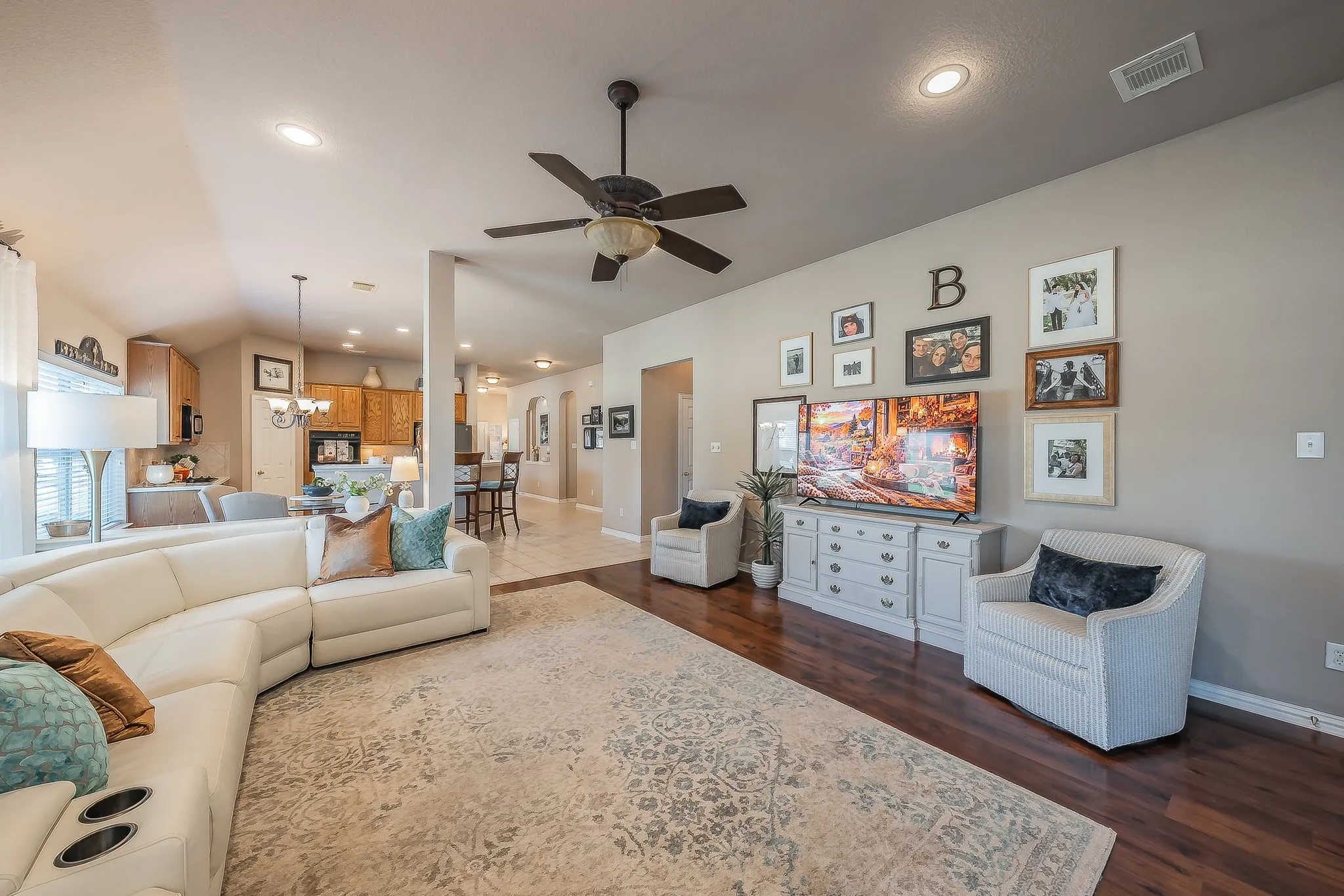 Single Family Residence For Sale in Tarrant County , 10525 Melrose Lane, Fort Worth, Texas 76244, 3 Bedroom, 2 Bathroom, 2 Garage spaces, 2,451 Sqft, built in 2002, mls#21408906, Real Estate Agent in Fort Worth, Homes For Sale in Tarrant county, Homes For Sale in Fort Worth, Realtor in Fort Worth Texas, Real Estate Brokerage Independent Realty Texas, Luminita Cordes Realtor