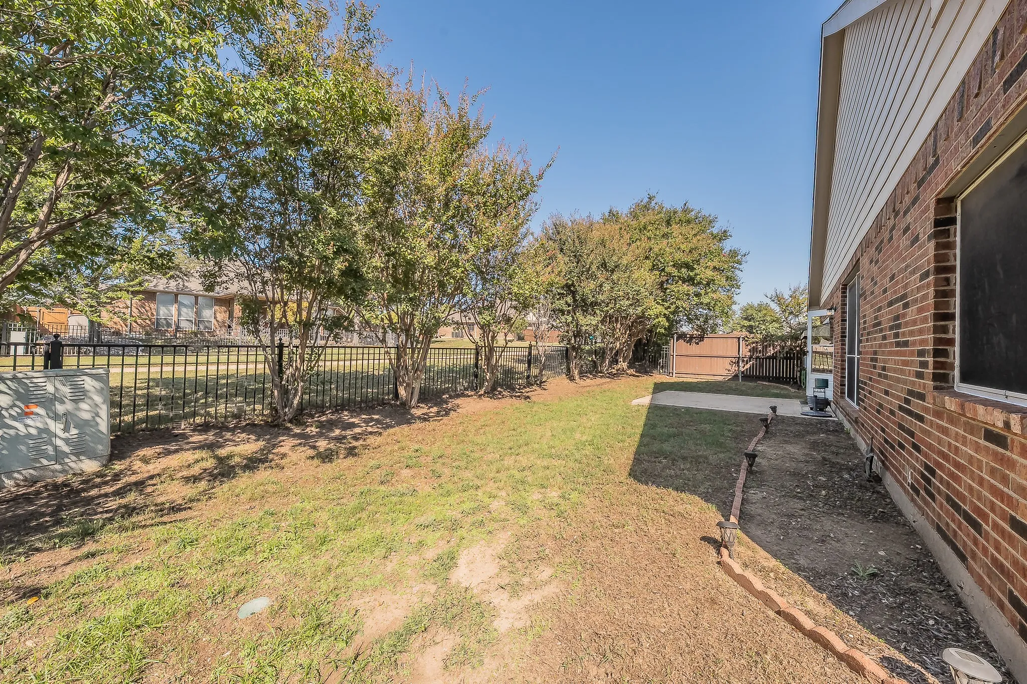 Single Family Residence For Sale in Tarrant County , 10525 Melrose Lane, Fort Worth, Texas 76244, 3 Bedroom, 2 Bathroom, 2 Garage spaces, 2,451 Sqft, built in 2002, mls#21408906, Real Estate Agent in Fort Worth, Homes For Sale in Tarrant county, Homes For Sale in Fort Worth, Realtor in Fort Worth Texas, Real Estate Brokerage Independent Realty Texas, Luminita Cordes Realtor