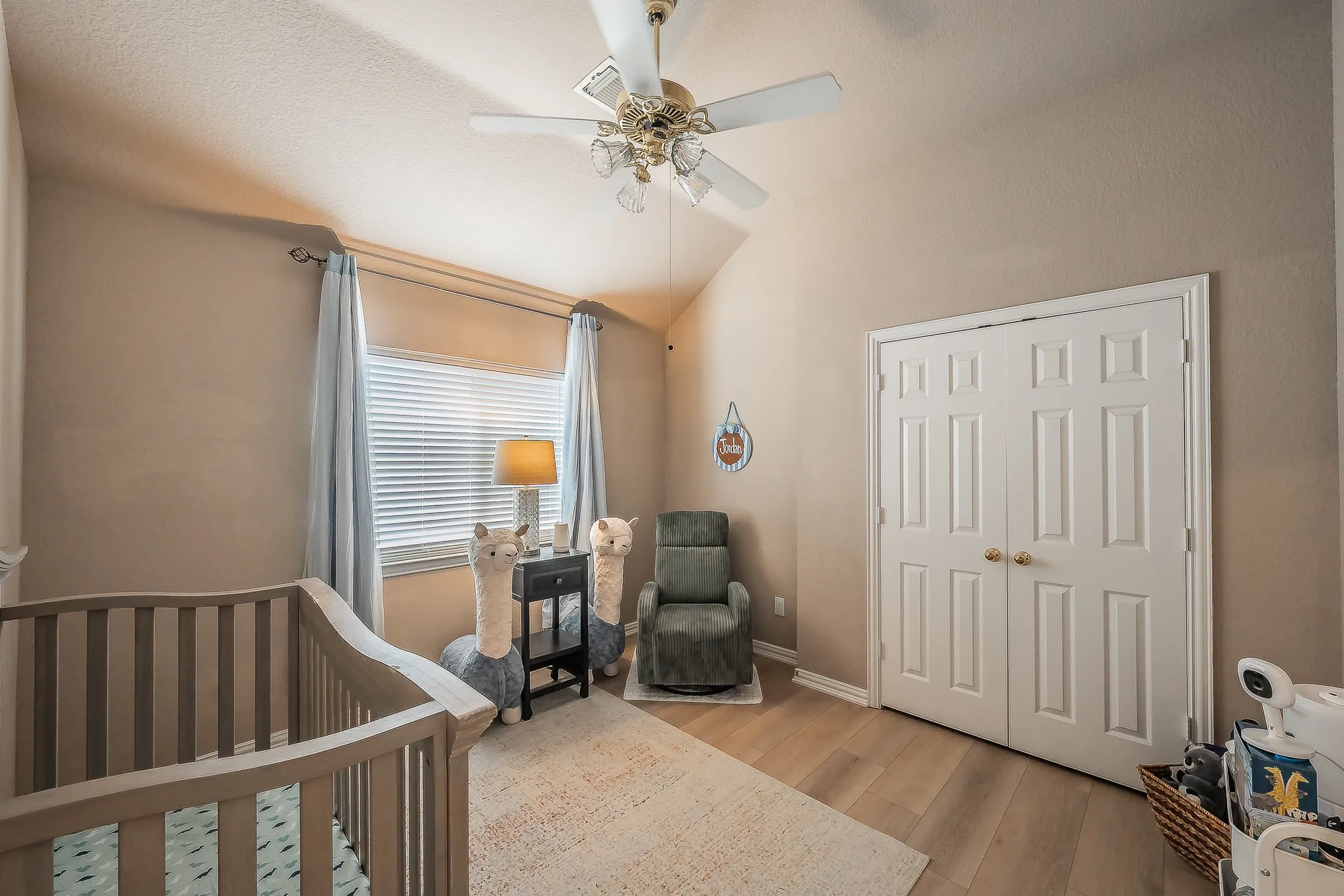 Single Family Residence For Sale in Tarrant County , 10525 Melrose Lane, Fort Worth, Texas 76244, 3 Bedroom, 2 Bathroom, 2 Garage spaces, 2,451 Sqft, built in 2002, mls#21408906, Real Estate Agent in Fort Worth, Homes For Sale in Tarrant county, Homes For Sale in Fort Worth, Realtor in Fort Worth Texas, Real Estate Brokerage Independent Realty Texas, Luminita Cordes Realtor