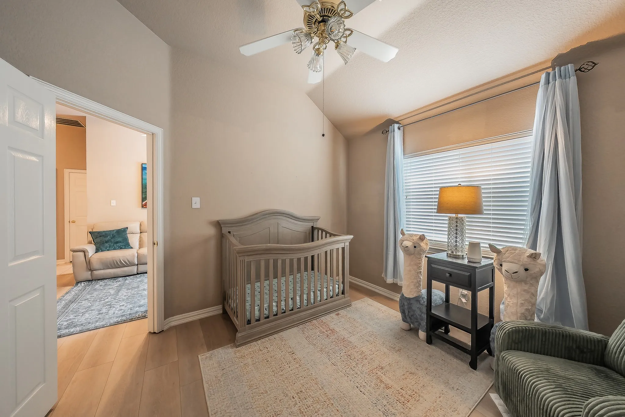Single Family Residence For Sale in Tarrant County , 10525 Melrose Lane, Fort Worth, Texas 76244, 3 Bedroom, 2 Bathroom, 2 Garage spaces, 2,451 Sqft, built in 2002, mls#21408906, Real Estate Agent in Fort Worth, Homes For Sale in Tarrant county, Homes For Sale in Fort Worth, Realtor in Fort Worth Texas, Real Estate Brokerage Independent Realty Texas, Luminita Cordes Realtor