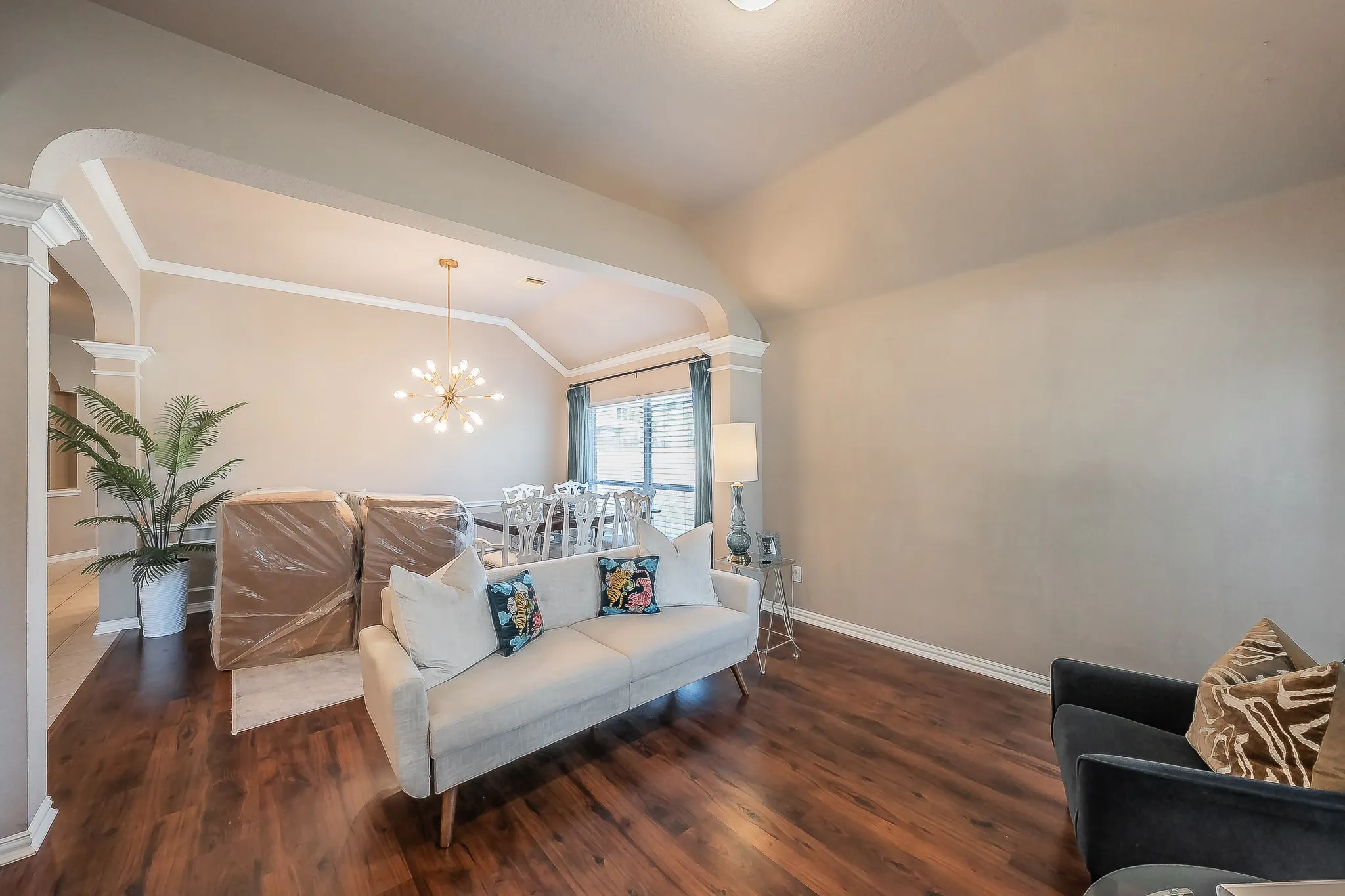 Single Family Residence For Sale in Tarrant County , 10525 Melrose Lane, Fort Worth, Texas 76244, 3 Bedroom, 2 Bathroom, 2 Garage spaces, 2,451 Sqft, built in 2002, mls#21408906, Real Estate Agent in Fort Worth, Homes For Sale in Tarrant county, Homes For Sale in Fort Worth, Realtor in Fort Worth Texas, Real Estate Brokerage Independent Realty Texas, Luminita Cordes Realtor