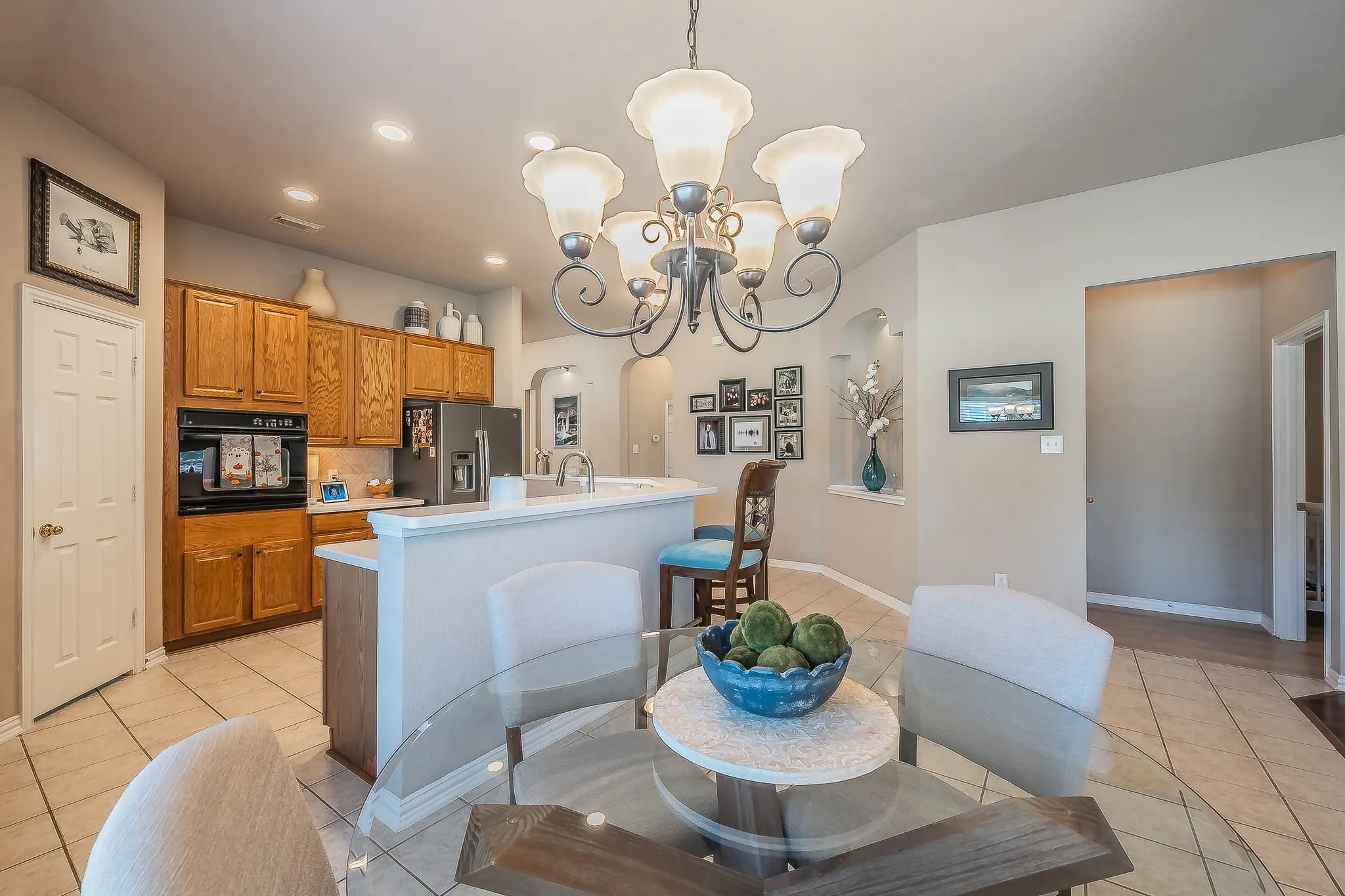 Single Family Residence For Sale in Tarrant County , 10525 Melrose Lane, Fort Worth, Texas 76244, 3 Bedroom, 2 Bathroom, 2 Garage spaces, 2,451 Sqft, built in 2002, mls#21408906, Real Estate Agent in Fort Worth, Homes For Sale in Tarrant county, Homes For Sale in Fort Worth, Realtor in Fort Worth Texas, Real Estate Brokerage Independent Realty Texas, Luminita Cordes Realtor