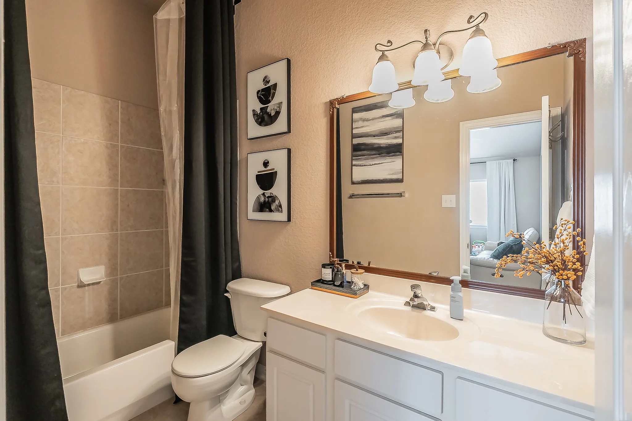 Single Family Residence For Sale in Tarrant County , 10525 Melrose Lane, Fort Worth, Texas 76244, 3 Bedroom, 2 Bathroom, 2 Garage spaces, 2,451 Sqft, built in 2002, mls#21408906, Real Estate Agent in Fort Worth, Homes For Sale in Tarrant county, Homes For Sale in Fort Worth, Realtor in Fort Worth Texas, Real Estate Brokerage Independent Realty Texas, Luminita Cordes Realtor