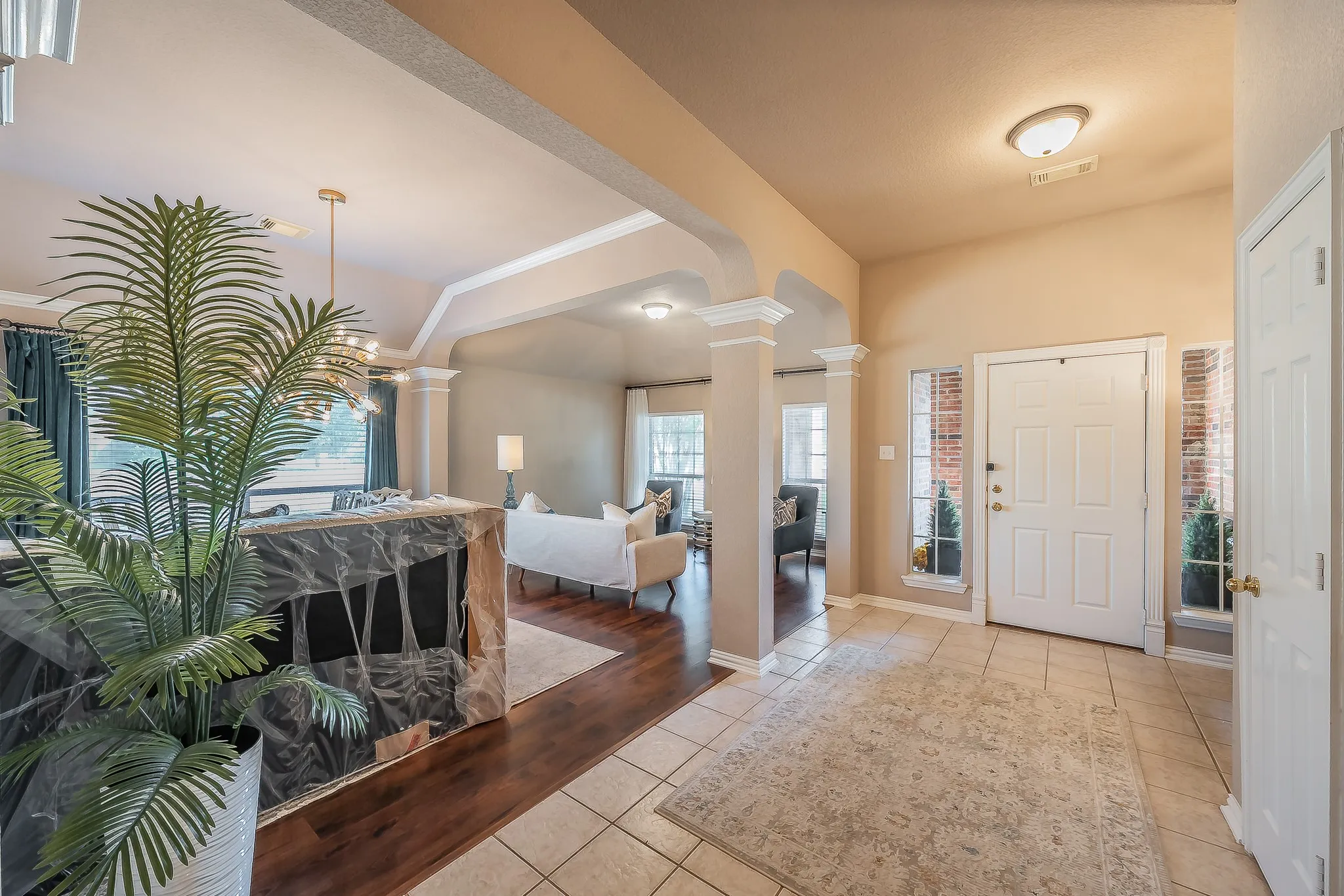 Single Family Residence For Sale in Tarrant County , 10525 Melrose Lane, Fort Worth, Texas 76244, 3 Bedroom, 2 Bathroom, 2 Garage spaces, 2,451 Sqft, built in 2002, mls#21408906, Real Estate Agent in Fort Worth, Homes For Sale in Tarrant county, Homes For Sale in Fort Worth, Realtor in Fort Worth Texas, Real Estate Brokerage Independent Realty Texas, Luminita Cordes Realtor