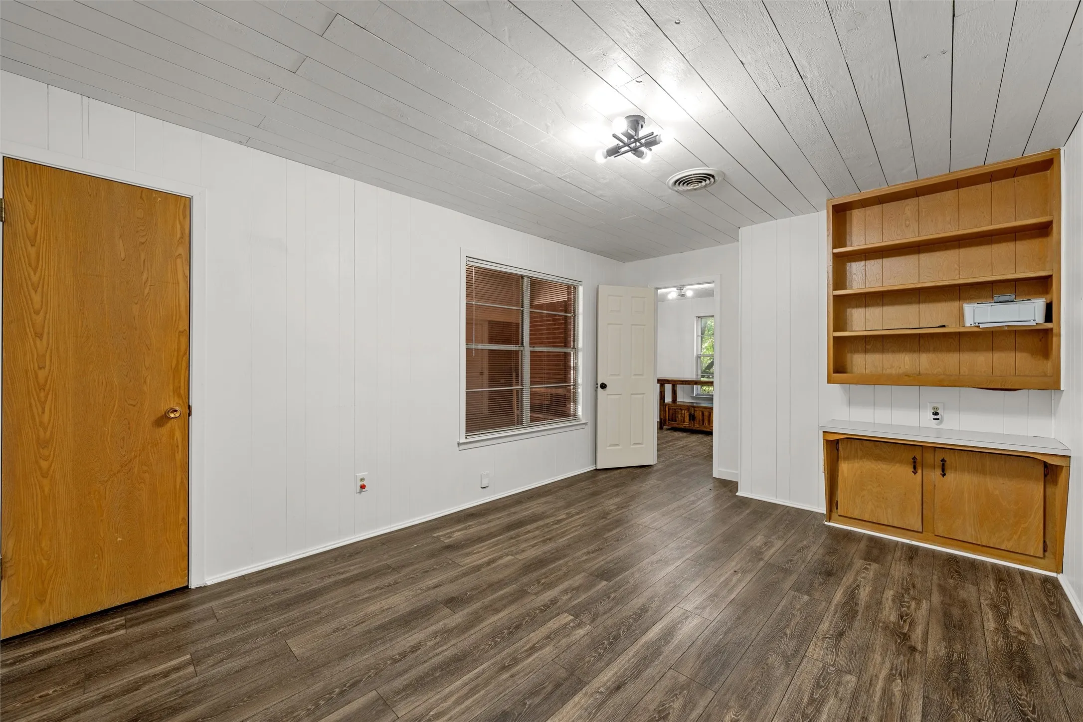 Single Family Residence For Sale in Mc Lennan County , 900 N 59th Street, Waco, Texas 76710, 4 Bedroom, 3 Bathroom, Garage spaces, 2,042 Sqft, built in 1961, mls#21410045, Real Estate Agent in Waco, Homes For Sale in Mc Lennan county, Homes For Sale in Waco, Realtor in Waco Texas, Real Estate Brokerage Independent Realty Texas, Luminita Cordes Realtor