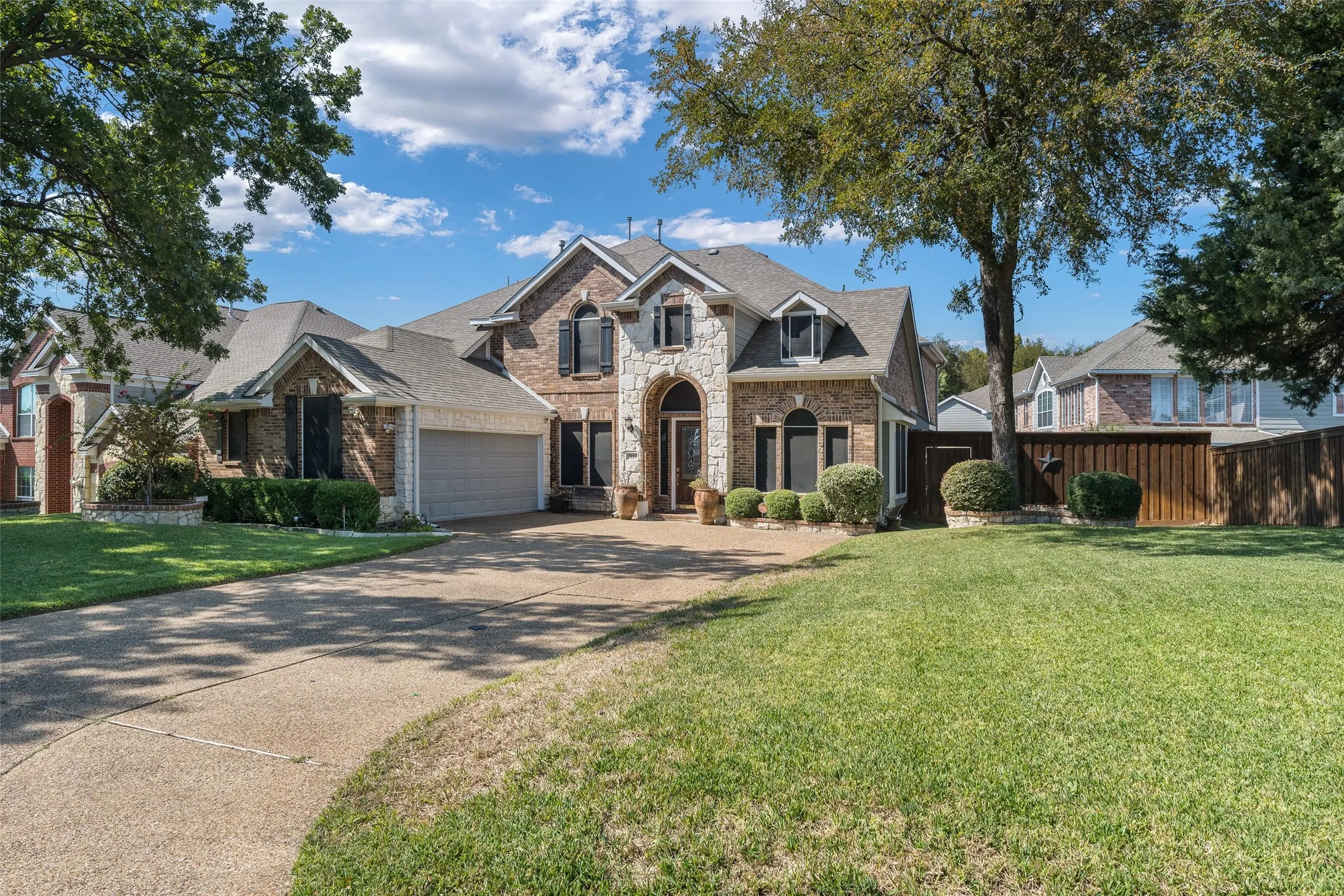 Single Family Residence For Rent in Dallas County , 3819 Winding Forest Drive, Grand Prairie, Texas 75052, 5 Bedroom, 4 Bathroom, 2 Garage spaces, 3,607 Sqft, built in 2003, mls#21411109, Real Estate Agent in Grand Prairie, Homes For Rent in Dallas county, Homes For Rent in Grand Prairie, Realtor in Grand Prairie Texas, Real Estate Brokerage Independent Realty Texas, Luminita Cordes Realtor