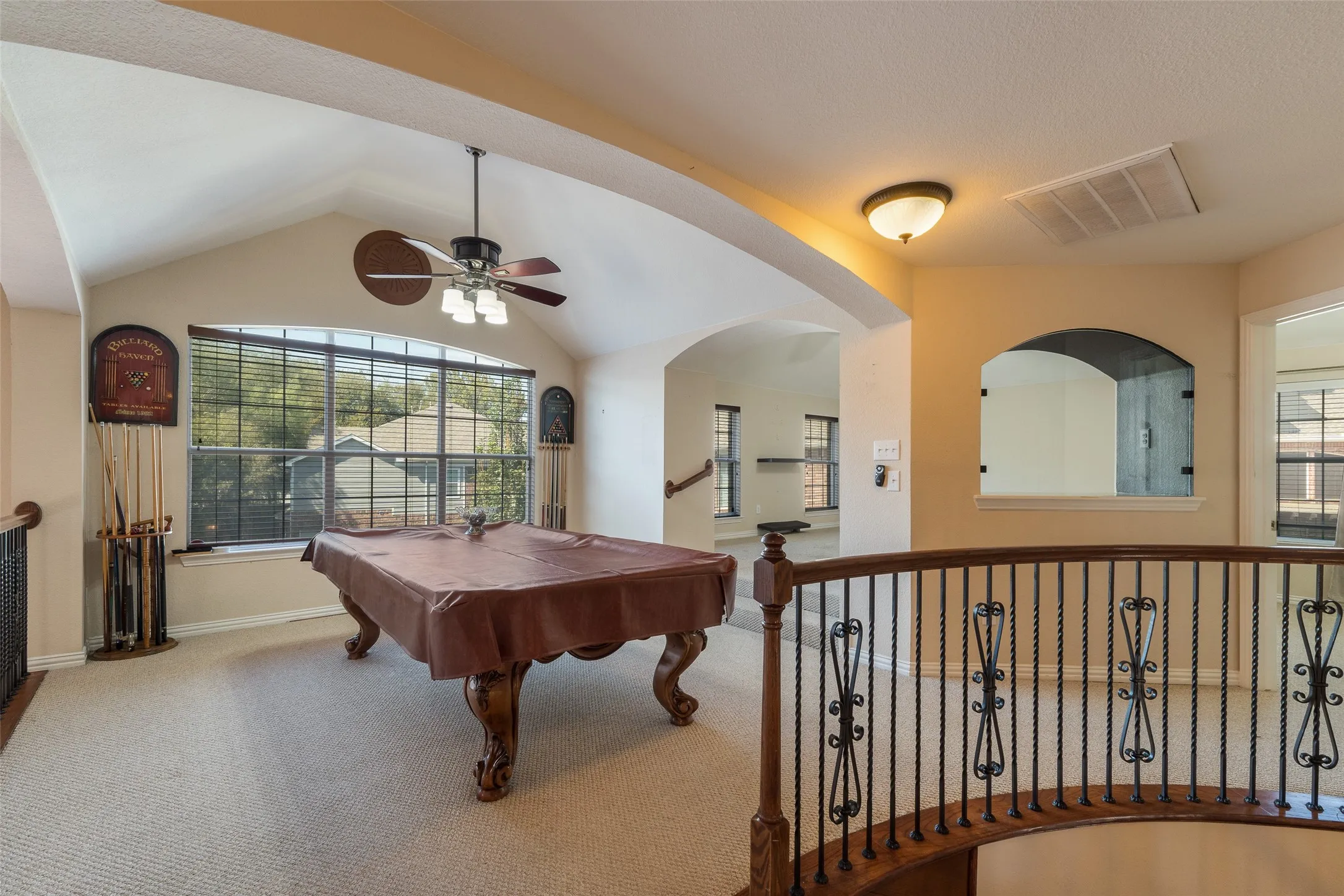 Single Family Residence For Rent in Dallas County , 3819 Winding Forest Drive, Grand Prairie, Texas 75052, 5 Bedroom, 4 Bathroom, 2 Garage spaces, 3,607 Sqft, built in 2003, mls#21411109, Real Estate Agent in Grand Prairie, Homes For Rent in Dallas county, Homes For Rent in Grand Prairie, Realtor in Grand Prairie Texas, Real Estate Brokerage Independent Realty Texas, Luminita Cordes Realtor