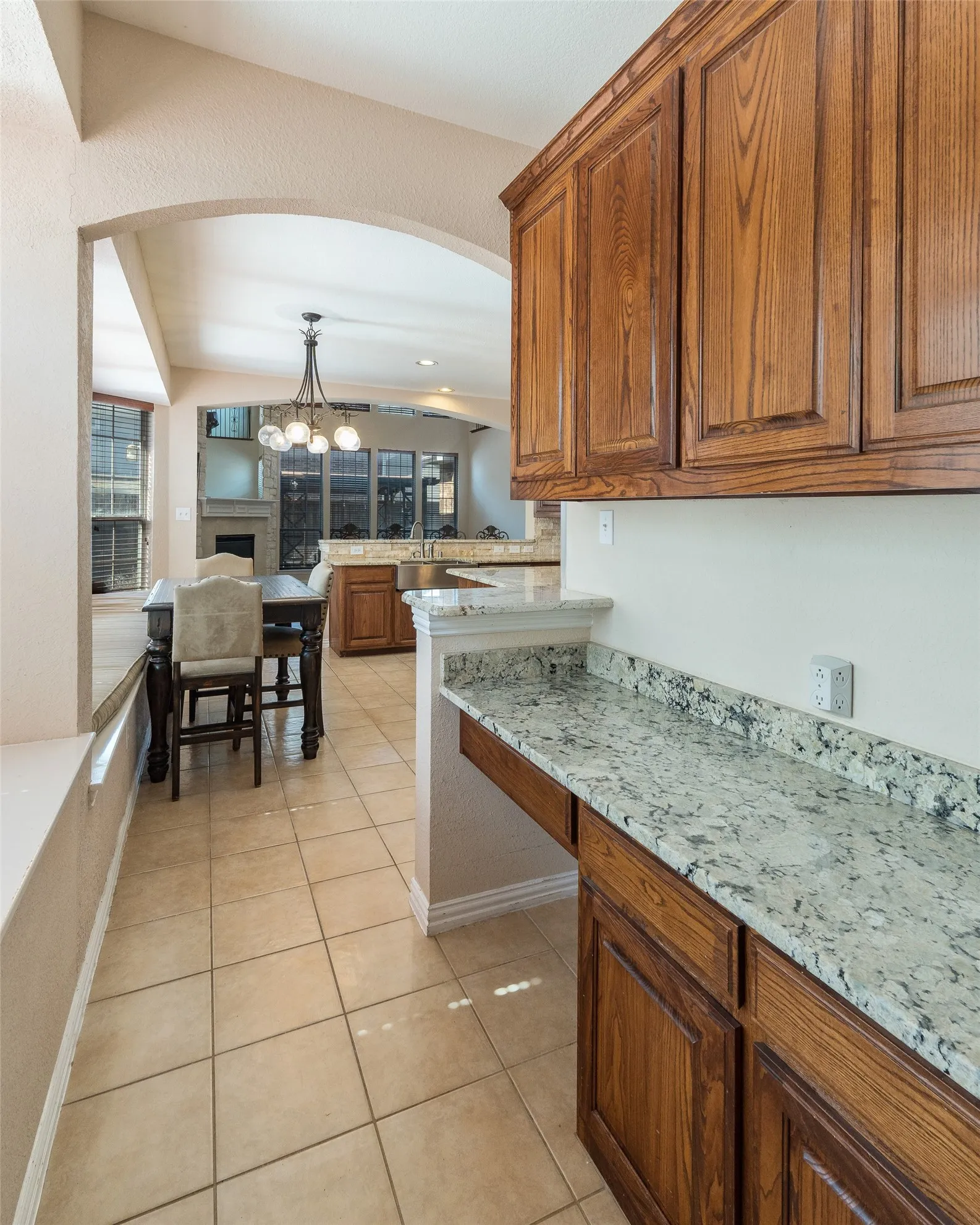 Single Family Residence For Rent in Dallas County , 3819 Winding Forest Drive, Grand Prairie, Texas 75052, 5 Bedroom, 4 Bathroom, 2 Garage spaces, 3,607 Sqft, built in 2003, mls#21411109, Real Estate Agent in Grand Prairie, Homes For Rent in Dallas county, Homes For Rent in Grand Prairie, Realtor in Grand Prairie Texas, Real Estate Brokerage Independent Realty Texas, Luminita Cordes Realtor