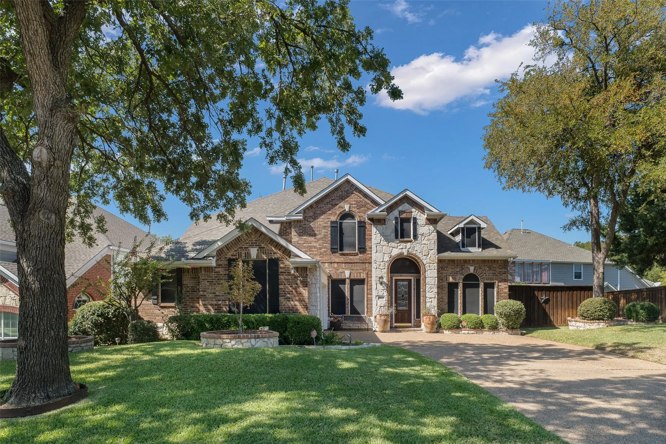 Single Family Residence For Rent in Dallas County , 3819 Winding Forest Drive, Grand Prairie, Texas 75052, 5 Bedroom, 4 Bathroom, 2 Garage spaces, 3,607 Sqft, built in 2003, mls#21411109, Real Estate Agent in Grand Prairie, Homes For Rent in Dallas county, Homes For Rent in Grand Prairie, Realtor in Grand Prairie Texas, Real Estate Brokerage Independent Realty Texas, Luminita Cordes Realtor