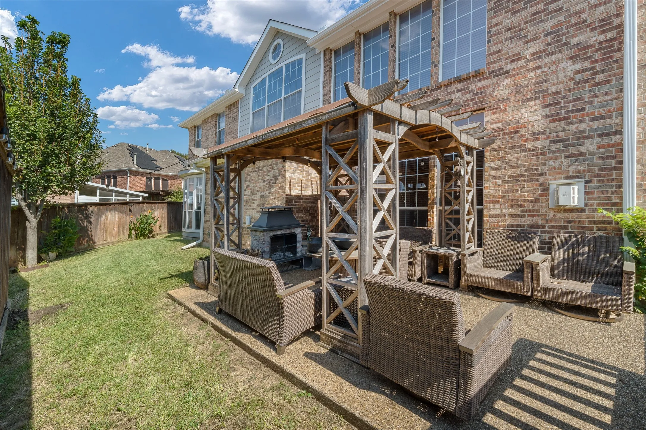 Single Family Residence For Rent in Dallas County , 3819 Winding Forest Drive, Grand Prairie, Texas 75052, 5 Bedroom, 4 Bathroom, 2 Garage spaces, 3,607 Sqft, built in 2003, mls#21411109, Real Estate Agent in Grand Prairie, Homes For Rent in Dallas county, Homes For Rent in Grand Prairie, Realtor in Grand Prairie Texas, Real Estate Brokerage Independent Realty Texas, Luminita Cordes Realtor