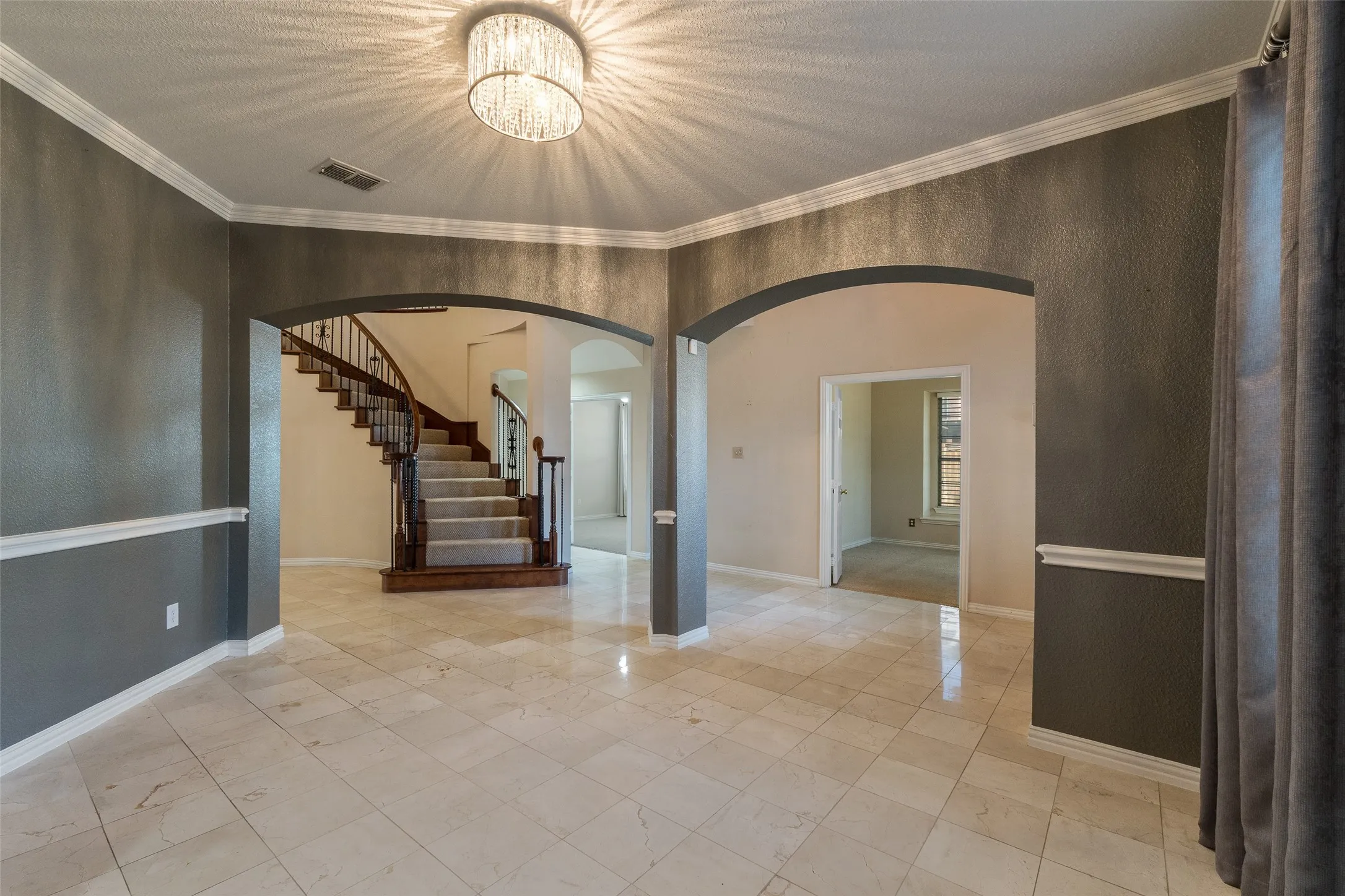 Single Family Residence For Rent in Dallas County , 3819 Winding Forest Drive, Grand Prairie, Texas 75052, 5 Bedroom, 4 Bathroom, 2 Garage spaces, 3,607 Sqft, built in 2003, mls#21411109, Real Estate Agent in Grand Prairie, Homes For Rent in Dallas county, Homes For Rent in Grand Prairie, Realtor in Grand Prairie Texas, Real Estate Brokerage Independent Realty Texas, Luminita Cordes Realtor