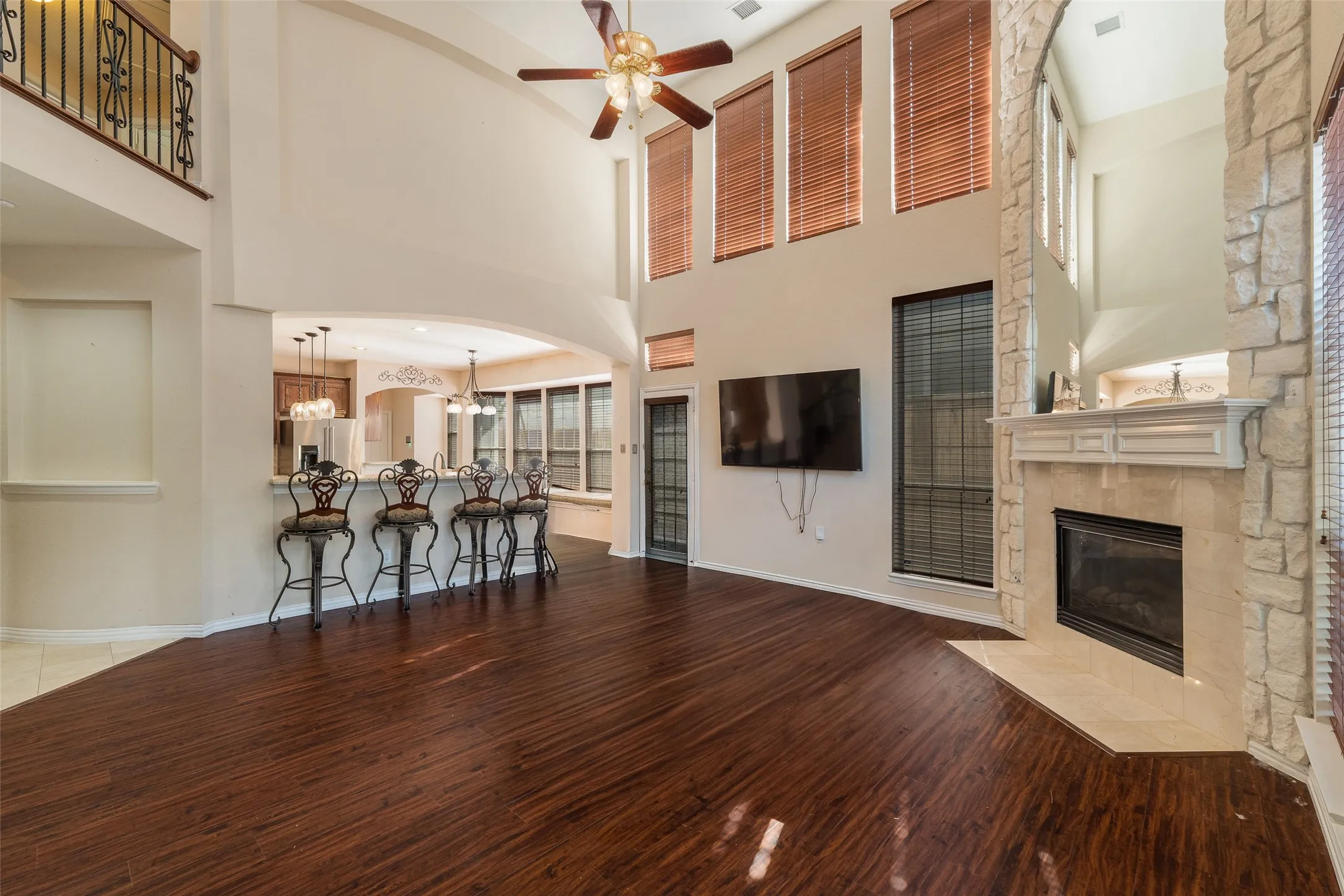 Single Family Residence For Rent in Dallas County , 3819 Winding Forest Drive, Grand Prairie, Texas 75052, 5 Bedroom, 4 Bathroom, 2 Garage spaces, 3,607 Sqft, built in 2003, mls#21411109, Real Estate Agent in Grand Prairie, Homes For Rent in Dallas county, Homes For Rent in Grand Prairie, Realtor in Grand Prairie Texas, Real Estate Brokerage Independent Realty Texas, Luminita Cordes Realtor