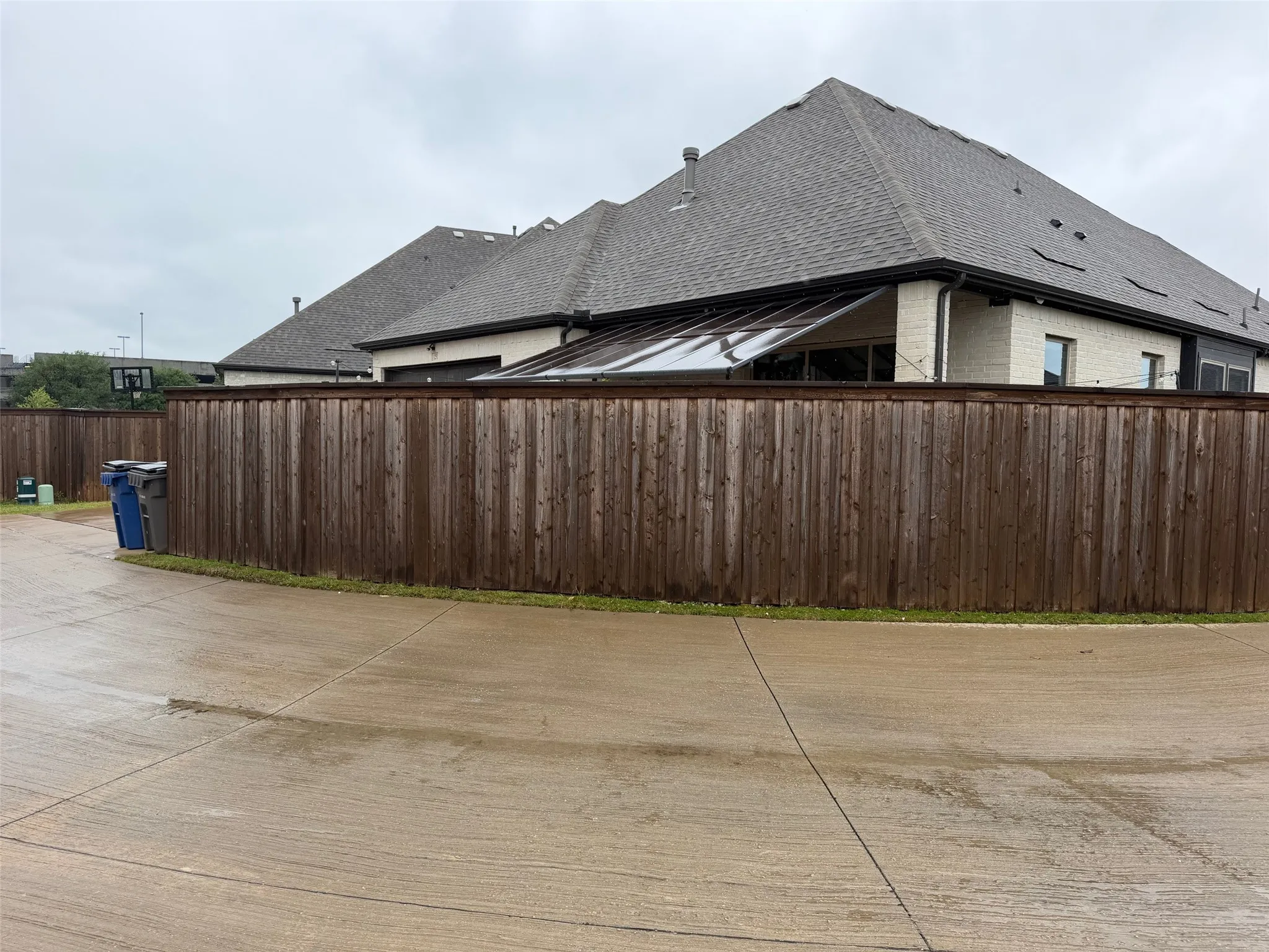Single Family Residence For Sale in Dallas County , 12513 Royal Oaks Lane, Farmers Branch, Texas 75234, 3 Bedroom, 3 Bathroom, 2 Garage spaces, 2,540 Sqft, built in 2021, mls#21411065, Real Estate Agent in Farmers Branch, Homes For Sale in Dallas county, Homes For Sale in Farmers Branch, Realtor in Farmers Branch Texas, Real Estate Brokerage Independent Realty Texas, Luminita Cordes Realtor