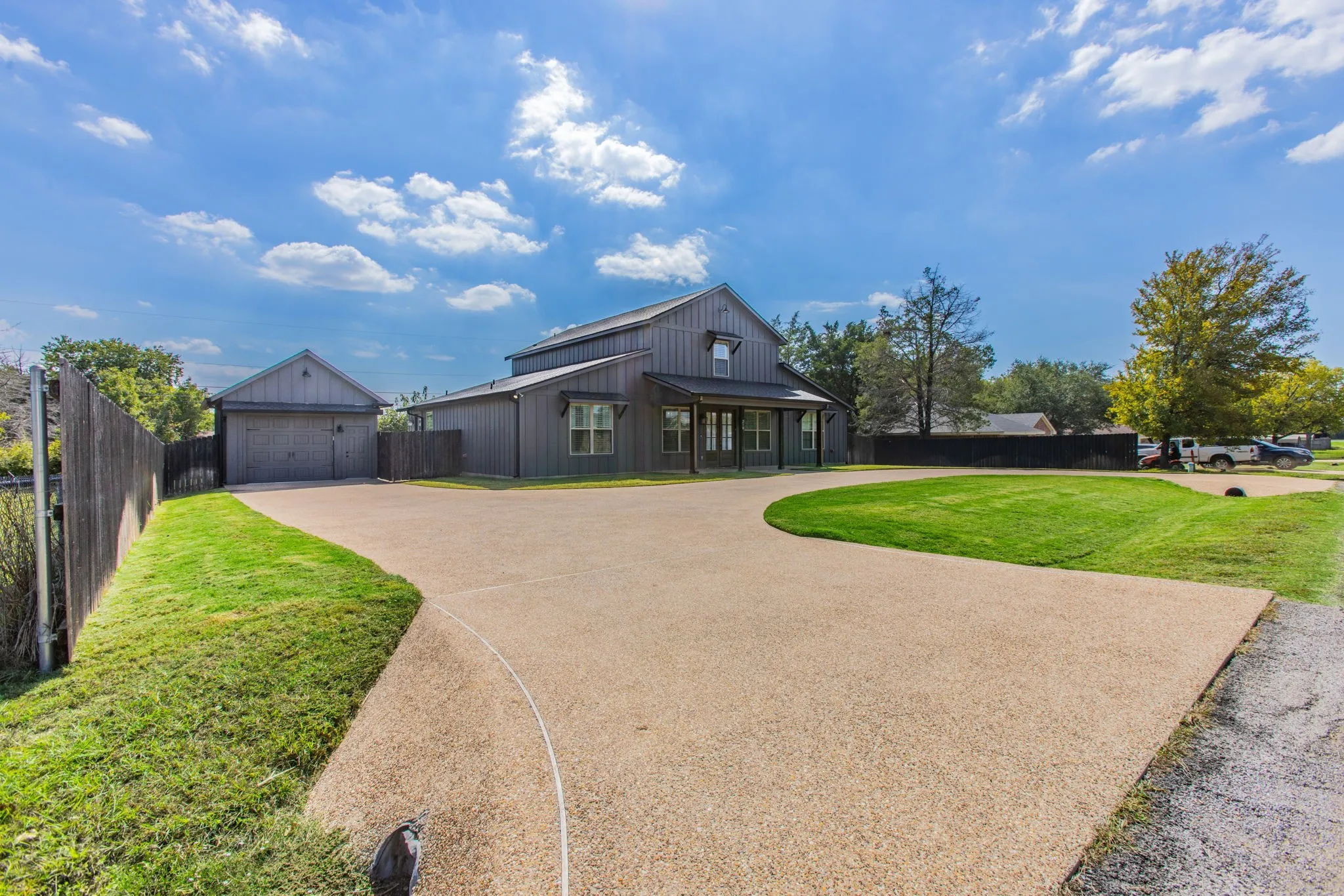 Single Family Residence For Sale in Mc Lennan County , 210 Pamela Avenue, Waco, Texas 76705, 4 Bedroom, 4 Bathroom, 1 Garage spaces, 3,400 Sqft, built in 2021, mls#21411116, Real Estate Agent in Waco, Homes For Sale in Mc Lennan county, Homes For Sale in Waco, Realtor in Waco Texas, Real Estate Brokerage Independent Realty Texas, Luminita Cordes Realtor
