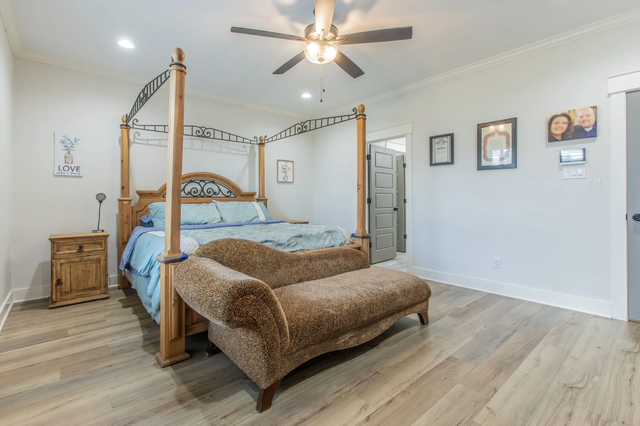 Single Family Residence For Sale in Mc Lennan County , 210 Pamela Avenue, Waco, Texas 76705, 4 Bedroom, 4 Bathroom, 1 Garage spaces, 3,400 Sqft, built in 2021, mls#21411116, Real Estate Agent in Waco, Homes For Sale in Mc Lennan county, Homes For Sale in Waco, Realtor in Waco Texas, Real Estate Brokerage Independent Realty Texas, Luminita Cordes Realtor