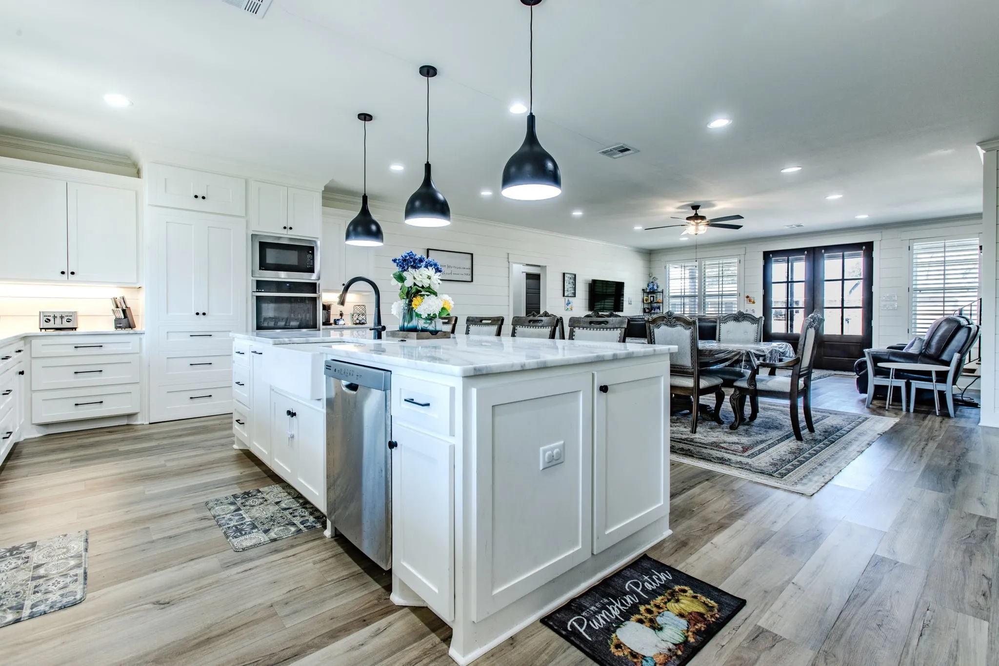 Single Family Residence For Sale in Mc Lennan County , 210 Pamela Avenue, Waco, Texas 76705, 4 Bedroom, 4 Bathroom, 1 Garage spaces, 3,400 Sqft, built in 2021, mls#21411116, Real Estate Agent in Waco, Homes For Sale in Mc Lennan county, Homes For Sale in Waco, Realtor in Waco Texas, Real Estate Brokerage Independent Realty Texas, Luminita Cordes Realtor