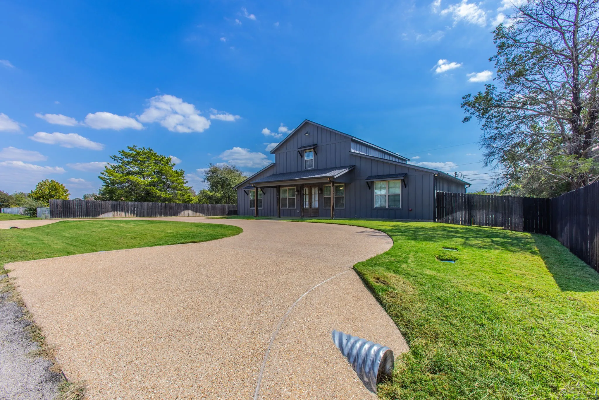 Single Family Residence For Sale in Mc Lennan County , 210 Pamela Avenue, Waco, Texas 76705, 4 Bedroom, 4 Bathroom, 1 Garage spaces, 3,400 Sqft, built in 2021, mls#21411116, Real Estate Agent in Waco, Homes For Sale in Mc Lennan county, Homes For Sale in Waco, Realtor in Waco Texas, Real Estate Brokerage Independent Realty Texas, Luminita Cordes Realtor