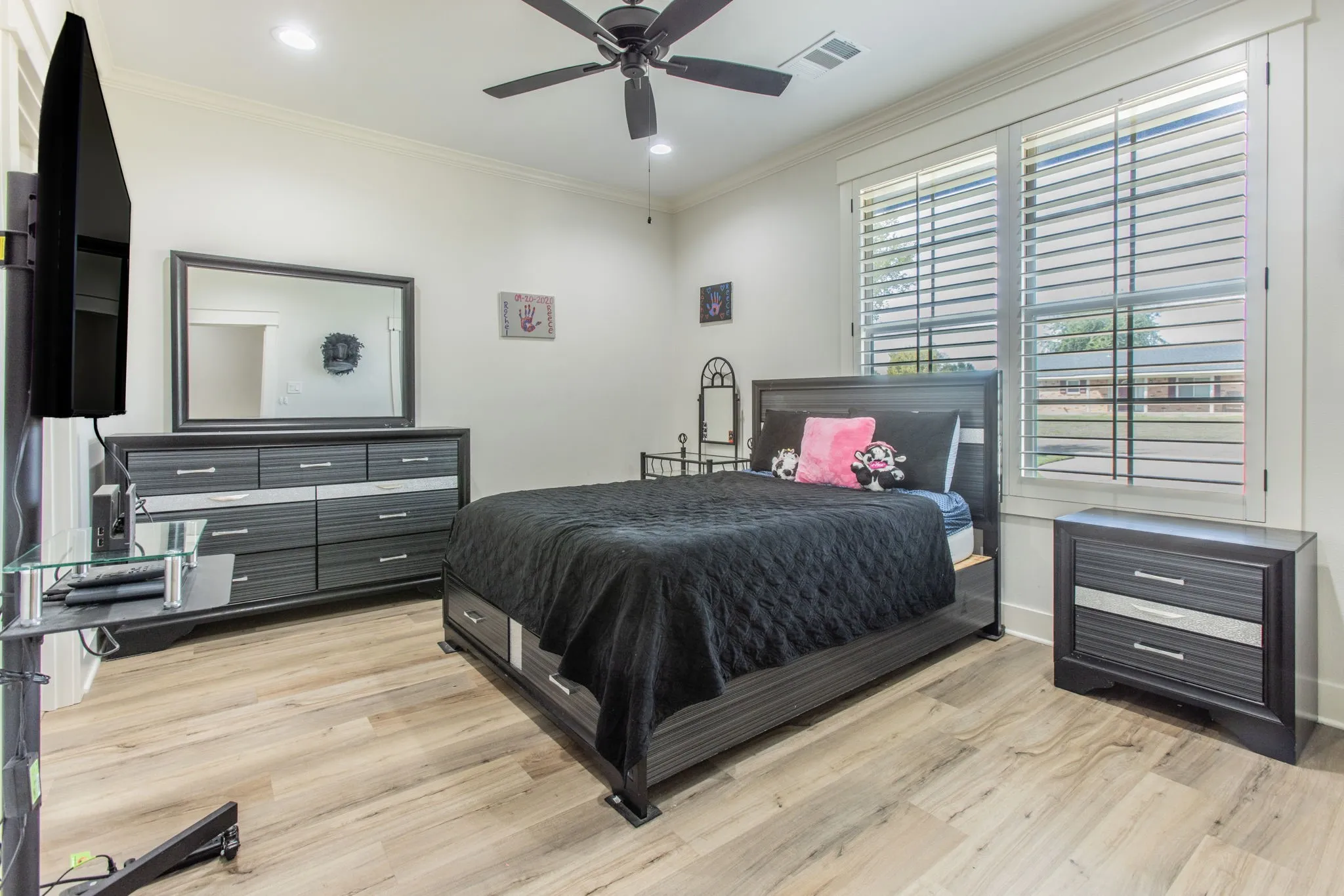 Single Family Residence For Sale in Mc Lennan County , 210 Pamela Avenue, Waco, Texas 76705, 4 Bedroom, 4 Bathroom, 1 Garage spaces, 3,400 Sqft, built in 2021, mls#21411116, Real Estate Agent in Waco, Homes For Sale in Mc Lennan county, Homes For Sale in Waco, Realtor in Waco Texas, Real Estate Brokerage Independent Realty Texas, Luminita Cordes Realtor