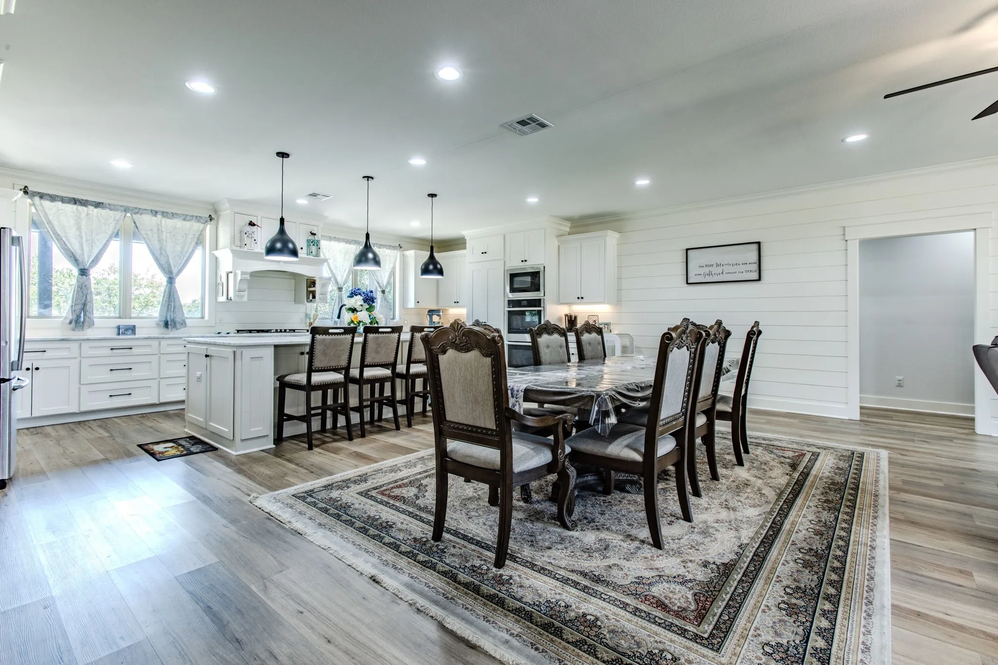 Single Family Residence For Sale in Mc Lennan County , 210 Pamela Avenue, Waco, Texas 76705, 4 Bedroom, 4 Bathroom, 1 Garage spaces, 3,400 Sqft, built in 2021, mls#21411116, Real Estate Agent in Waco, Homes For Sale in Mc Lennan county, Homes For Sale in Waco, Realtor in Waco Texas, Real Estate Brokerage Independent Realty Texas, Luminita Cordes Realtor