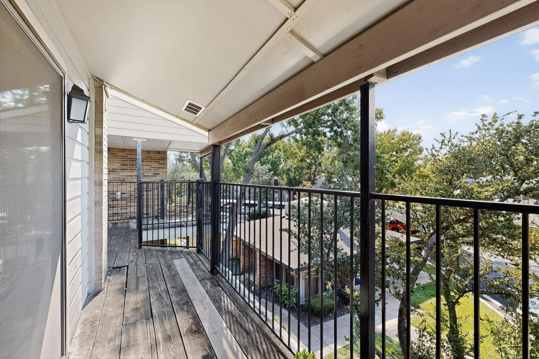 Condominium For Rent in Dallas County , 8109 Skillman Street 3003, Dallas, Texas 75231, 2 Bedroom, 1 Bathroom, Garage spaces, 914 Sqft, built in 1981, mls#21410867, Real Estate Agent in Dallas, Homes For Rent in Dallas county, Homes For Rent in Dallas, Realtor in Dallas Texas, Real Estate Brokerage Independent Realty Texas, Luminita Cordes Realtor